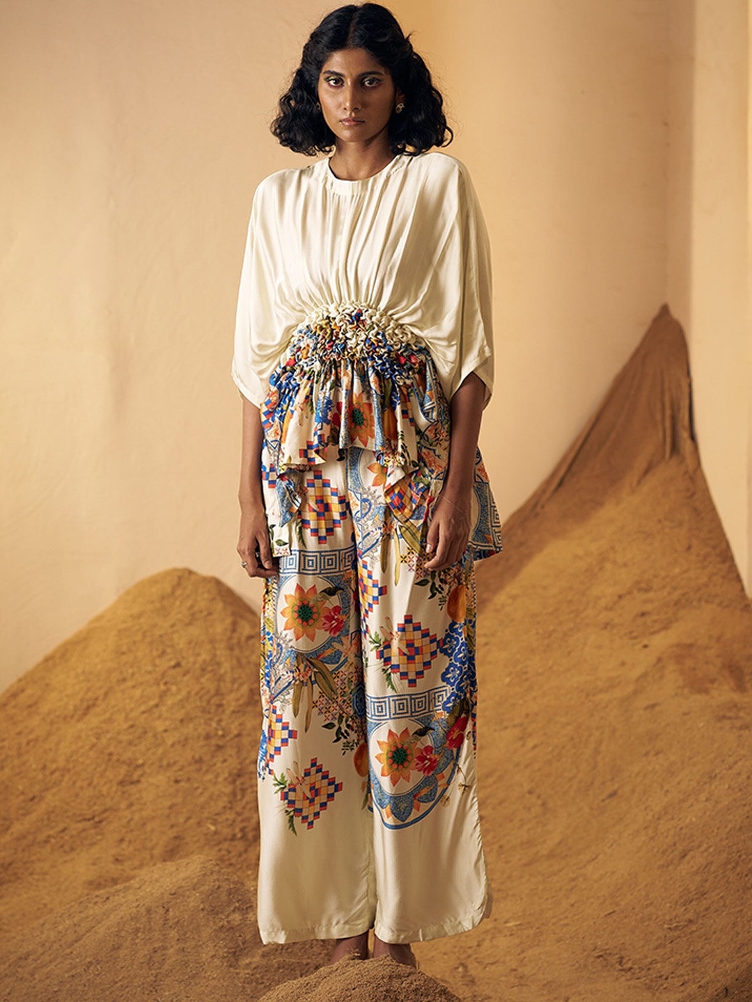 POSHAAK BY RADHEE MANGUKIYA Floral Printed High-Low Tunic With Trousers Co-Ords, White
POSHAAK BY RADHEE MANGUKIYA Floral Printed High-Low Tunic With Trousers Co-Ords, White