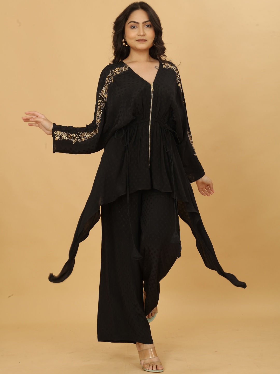 POSHAAK BY RADHEE MANGUKIYA Self Design V-Neck Ethnic Tunic With Palazzo, Black
POSHAAK BY RADHEE MANGUKIYA Self Design V-Neck Ethnic Tunic With Palazzo, Black