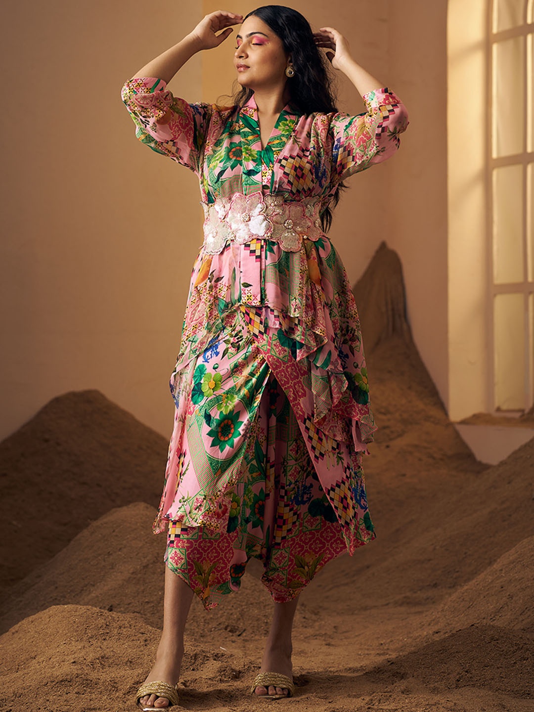 POSHAAK BY RADHEE MANGUKIYA Floral Printed Sequinned Georgette Kurta with Dhoti Pants, Pink
POSHAAK BY RADHEE MANGUKIYA Floral Printed Sequinned Georgette Kurta with Dhoti Pants, Pink