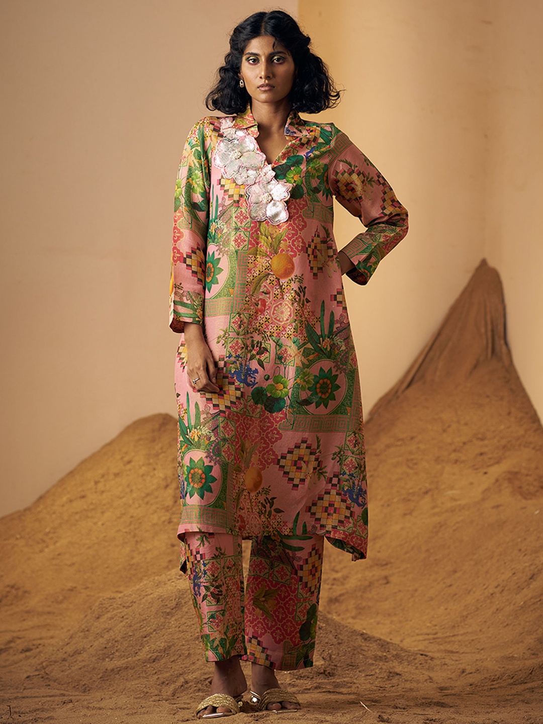 POSHAAK BY RADHEE MANGUKIYA Floral Printed Sequinned A-Line Kurta With Trousers, Pink
POSHAAK BY RADHEE MANGUKIYA Floral Printed Sequinned A-Line Kurta With Trousers, Pink