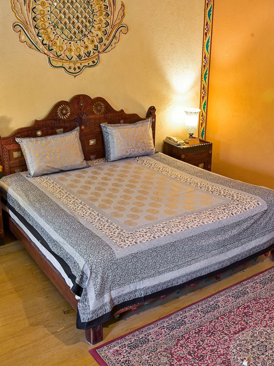 Chokhi Dhani Kalagram White & Grey Ethnic Motifs Queen Bedsheet with 2 Pillow Covers
Chokhi Dhani Kalagram White & Grey Ethnic Motifs Queen Bedsheet with 2 Pillow Covers