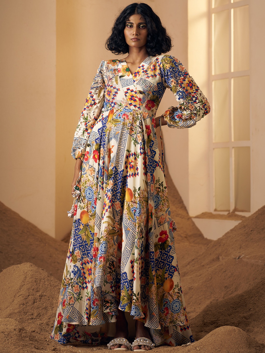 POSHAAK BY RADHEE MANGUKIYA Ethnic Motifs Printed Flared Fit & Flared Maxi Dress, Off white
POSHAAK BY RADHEE MANGUKIYA Ethnic Motifs Printed Flared Fit & Flared Maxi Dress, Off white