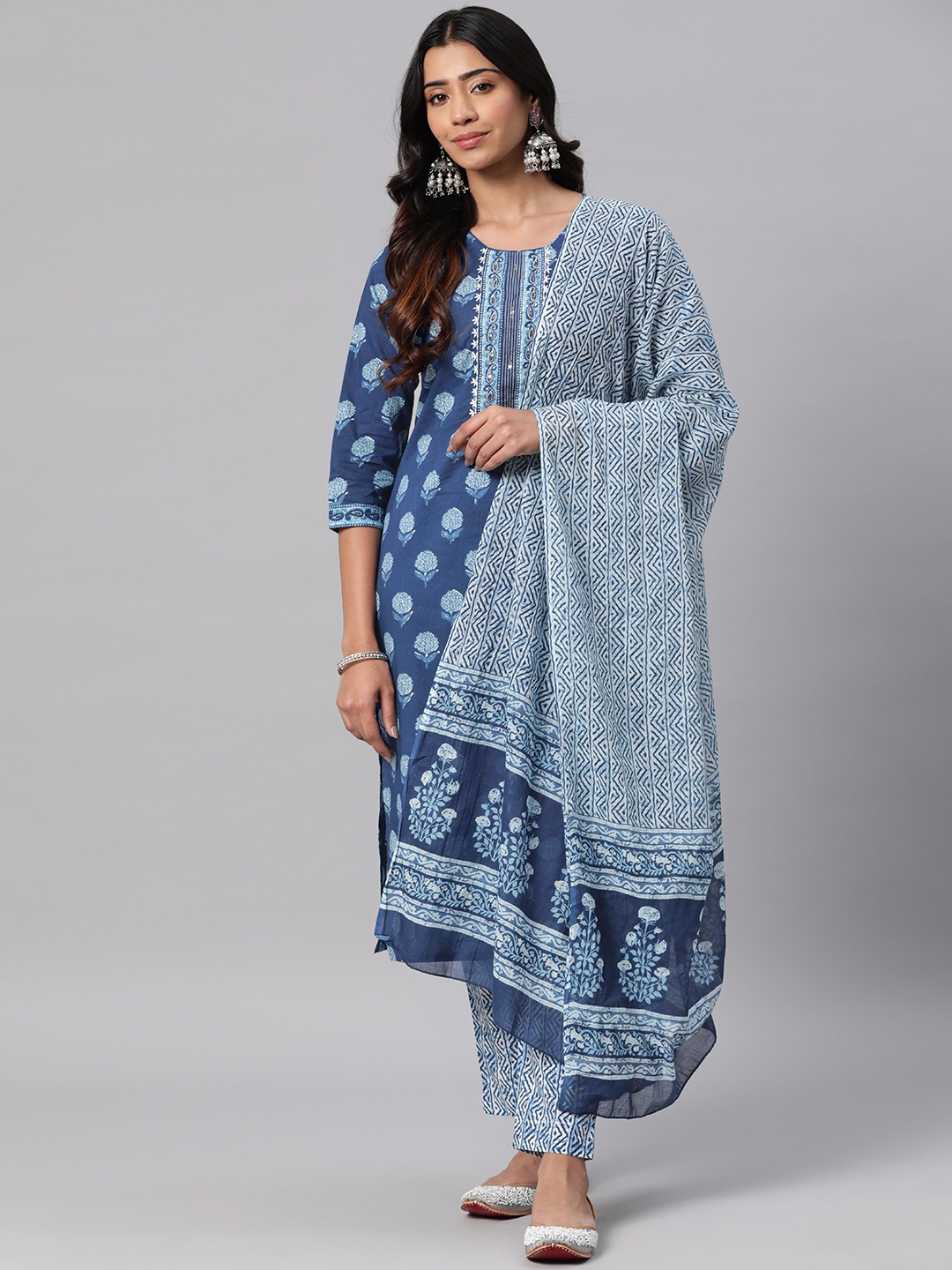 Readiprint Women Floral Printed Sequinned Cotton Kurta with Palazzos & Dupatta, Blue
Readiprint Women Floral Printed Sequinned Cotton Kurta with Palazzos & Dupatta, Blue