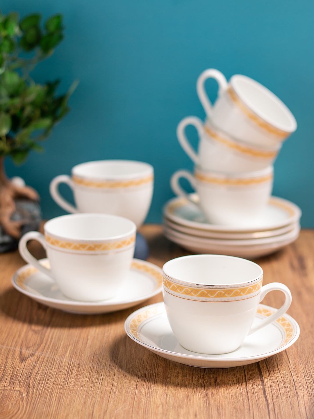 CLAY CRAFT White & Brown 12 Pieces Printed Ceramic Glossy Cups & Saucers 180 ml Each
CLAY CRAFT White & Brown 12 Pieces Printed Ceramic Glossy Cups & Saucers 180 ml Each