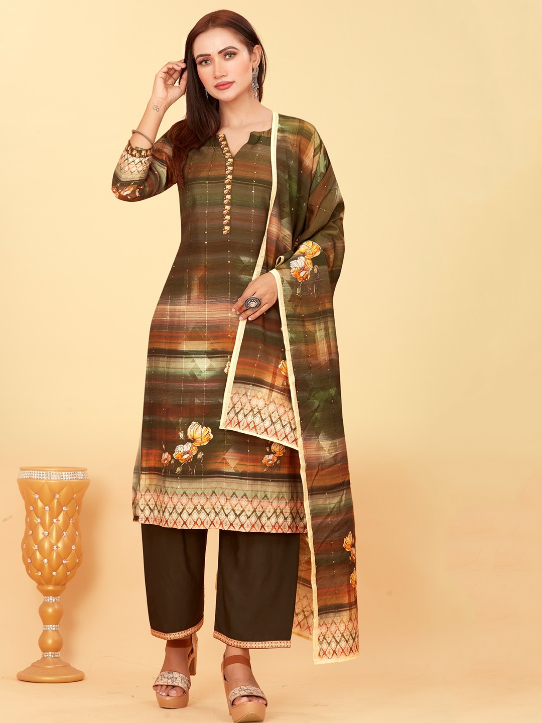 CHANSI Women Abstract Printed Regular Chanderi Silk Kurta With Palazzos & Dupatta, Green
CHANSI Women Abstract Printed Regular Chanderi Silk Kurta With Palazzos & Dupatta, Green