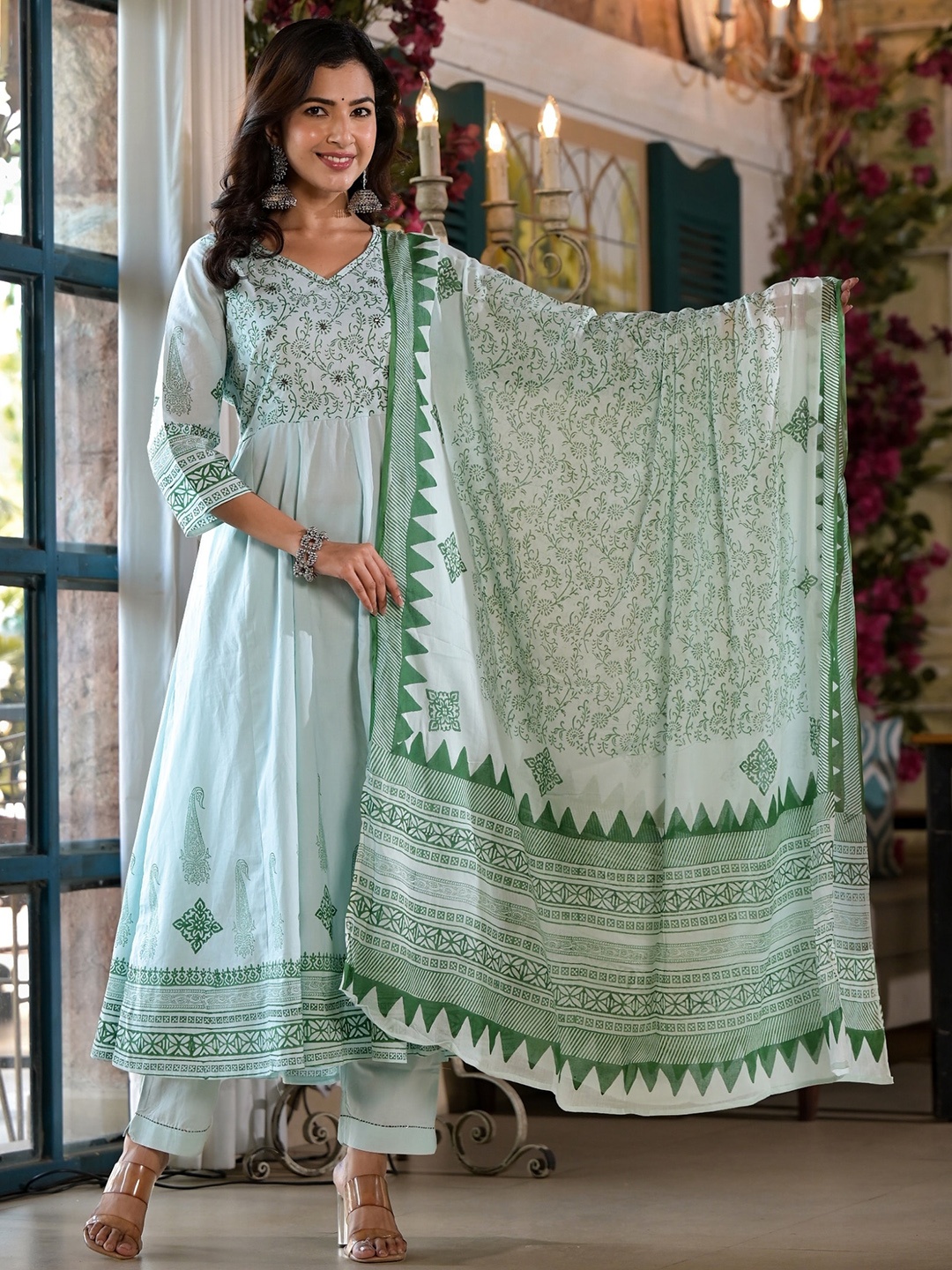 The Kapas Floral Printed Sequined Thread Work Pure Cotton Kurta with Trousers & Dupatta, Green
The Kapas Floral Printed Sequined Thread Work Pure Cotton Kurta with Trousers & Dupatta, Green