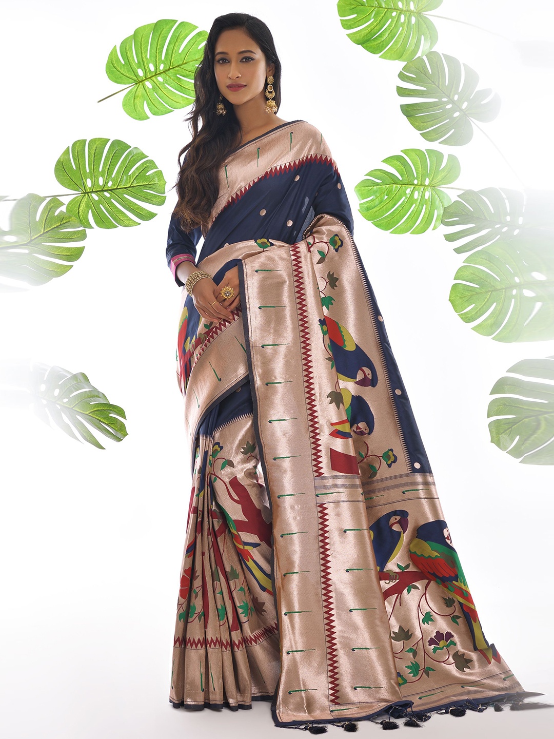 VISHNU WEAVES Ethnic Motifs Woven Design Kalamkari Zari Pure Silk Paithani Saree, Navy blue
VISHNU WEAVES Ethnic Motifs Woven Design Kalamkari Zari Pure Silk Paithani Saree, Navy blue