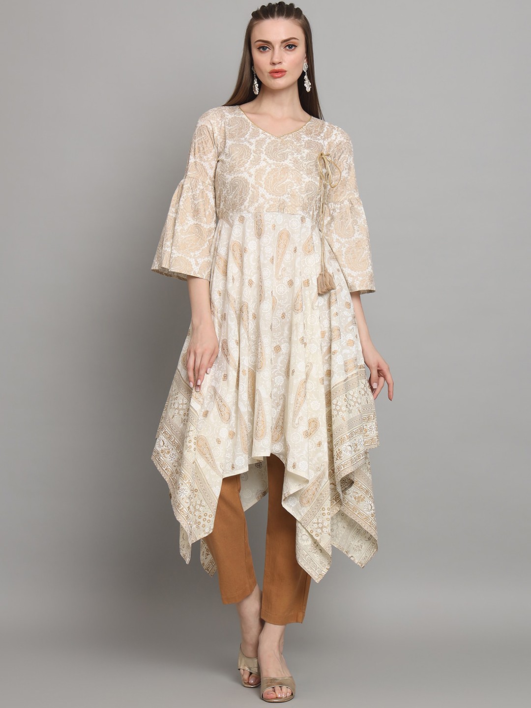 all about you Off White Ethnic Motifs Foil Printed Bell Sleeves Angrakha Cotton Kurta
all about you Off White Ethnic Motifs Foil Printed Bell Sleeves Angrakha Cotton Kurta
