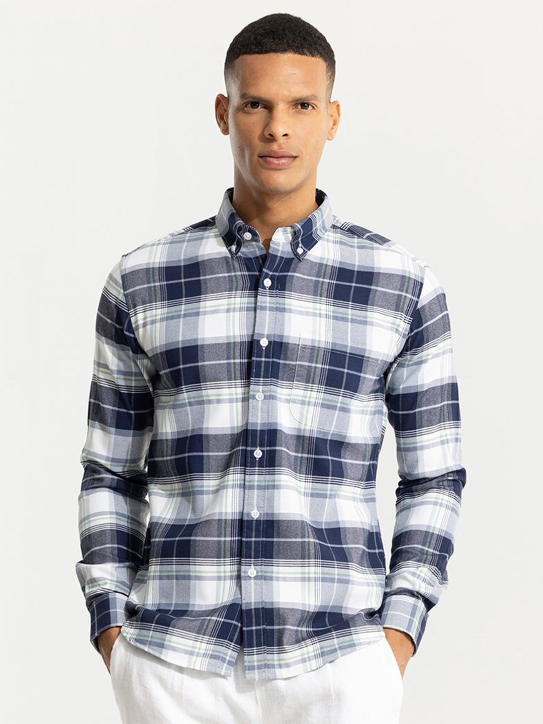 Snitch White Button-Down Collar Classic Slim Fit Tartan Checked Casual Pure Cotton Shirt
Snitch White Button-Down Collar Classic Slim Fit Tartan Checked Casual Pure Cotton Shirt
