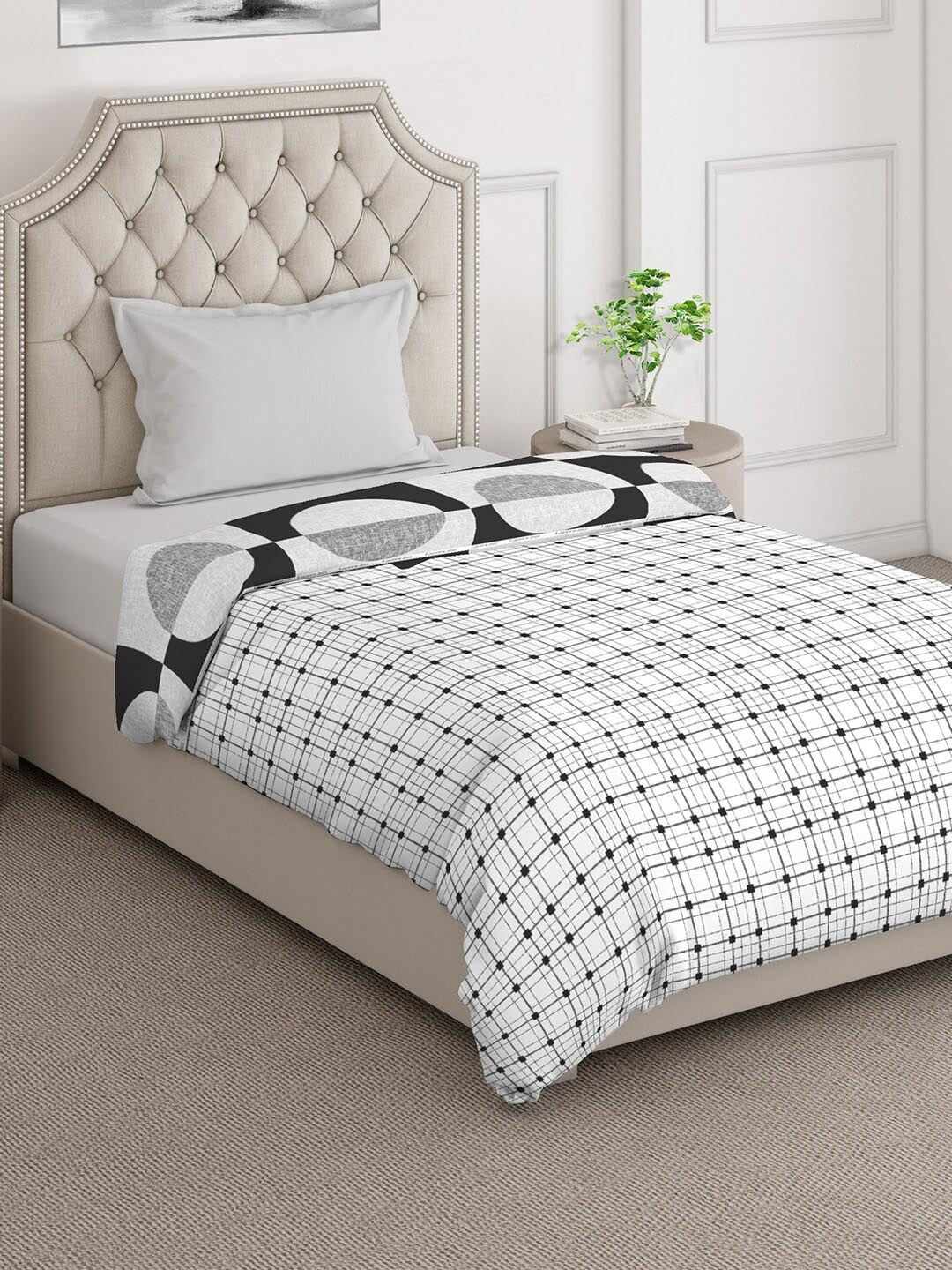 Layers Illuminating Homes Black Checked Cotton Mild Winter 150 GSM Single Bed Comforter
Layers Illuminating Homes Black Checked Cotton Mild Winter 150 GSM Single Bed Comforter