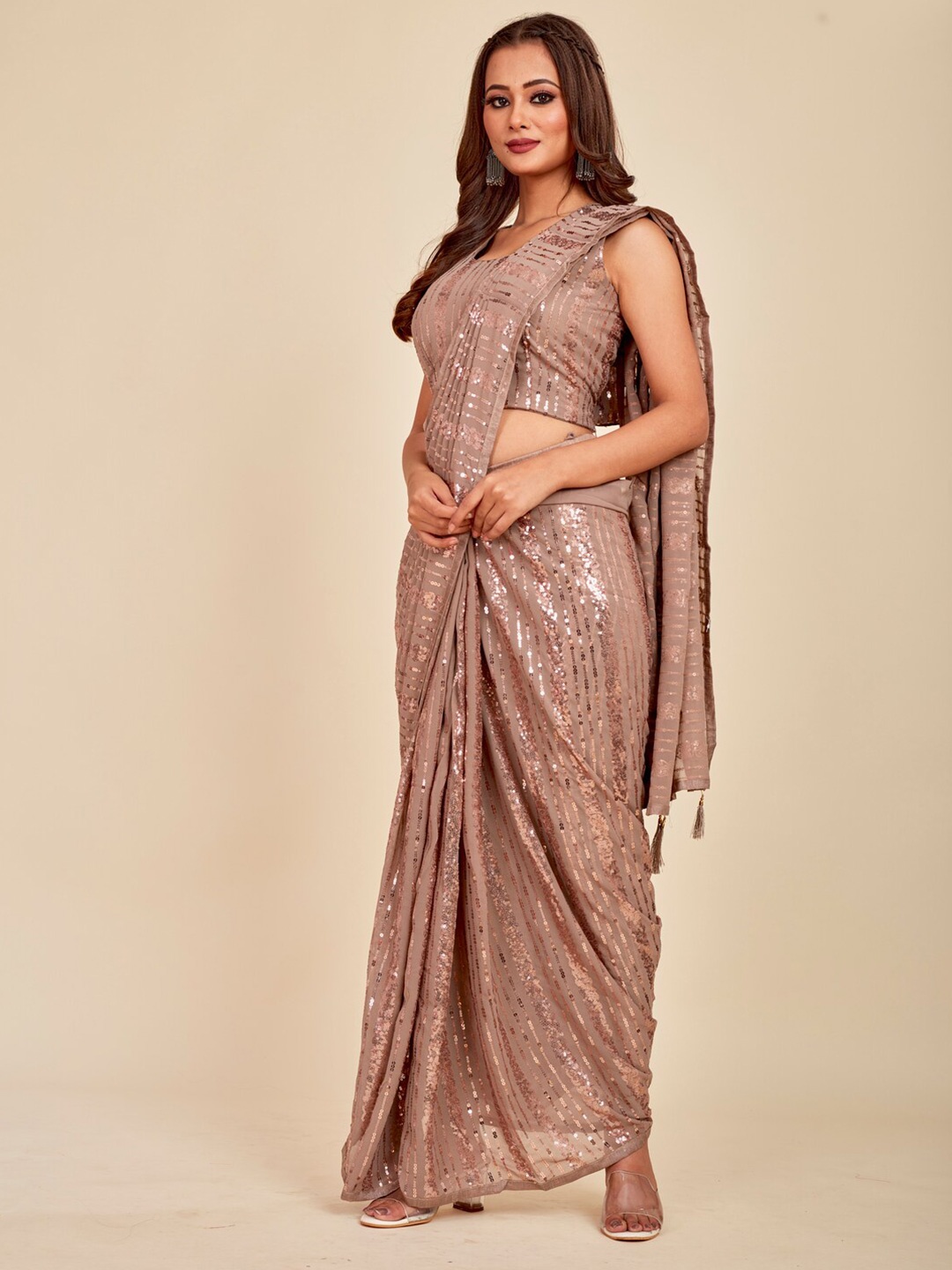 MAHALASA Embellished Sequinned Ready to Wear Designer Saree With Unstitched Blouse, Camel brown
MAHALASA Embellished Sequinned Ready to Wear Designer Saree With Unstitched Blouse, Camel brown
