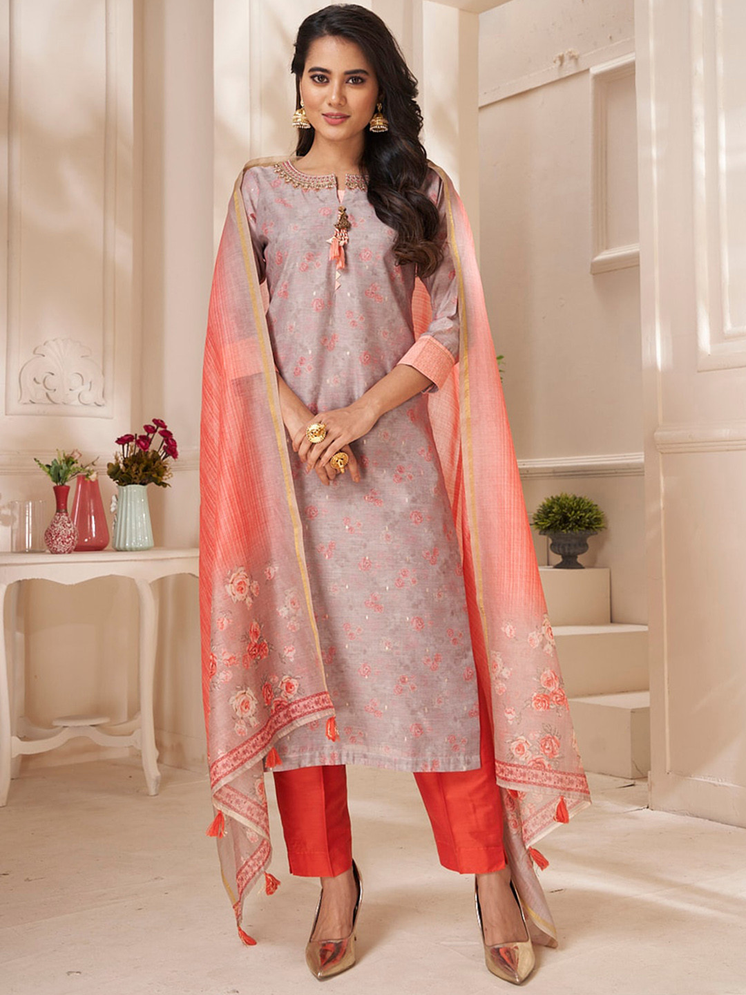 Kalyan Silks Floral Printed Beads & Stones Regular Kurta With Trouser & Dupatta, Purple
Kalyan Silks Floral Printed Beads & Stones Regular Kurta With Trouser & Dupatta, Purple