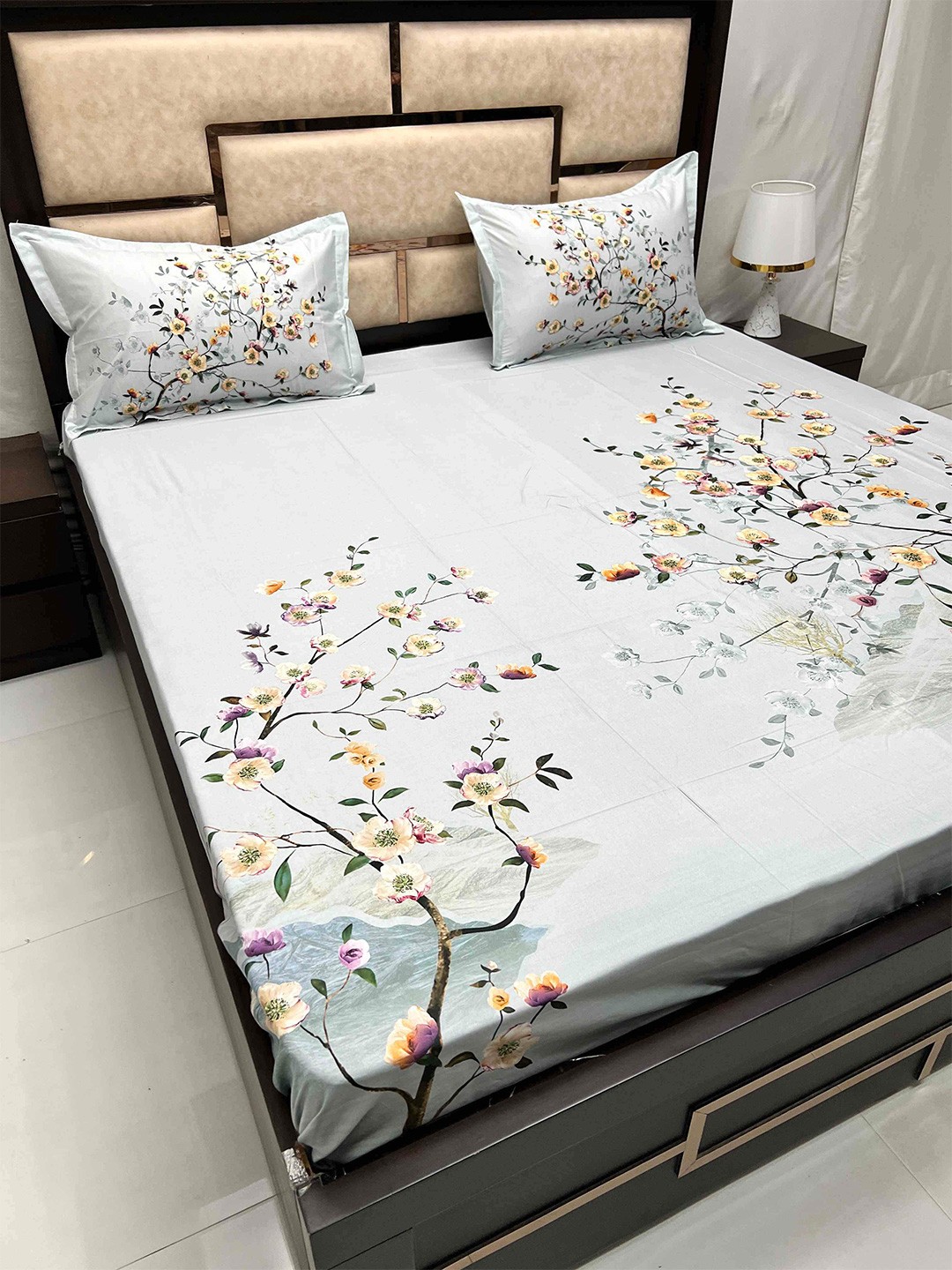 Pure Decor Majestic Off White Floral 400 TC Cotton King Bedsheet With 2 Pillow Covers
Pure Decor Majestic Off White Floral 400 TC Cotton King Bedsheet With 2 Pillow Covers