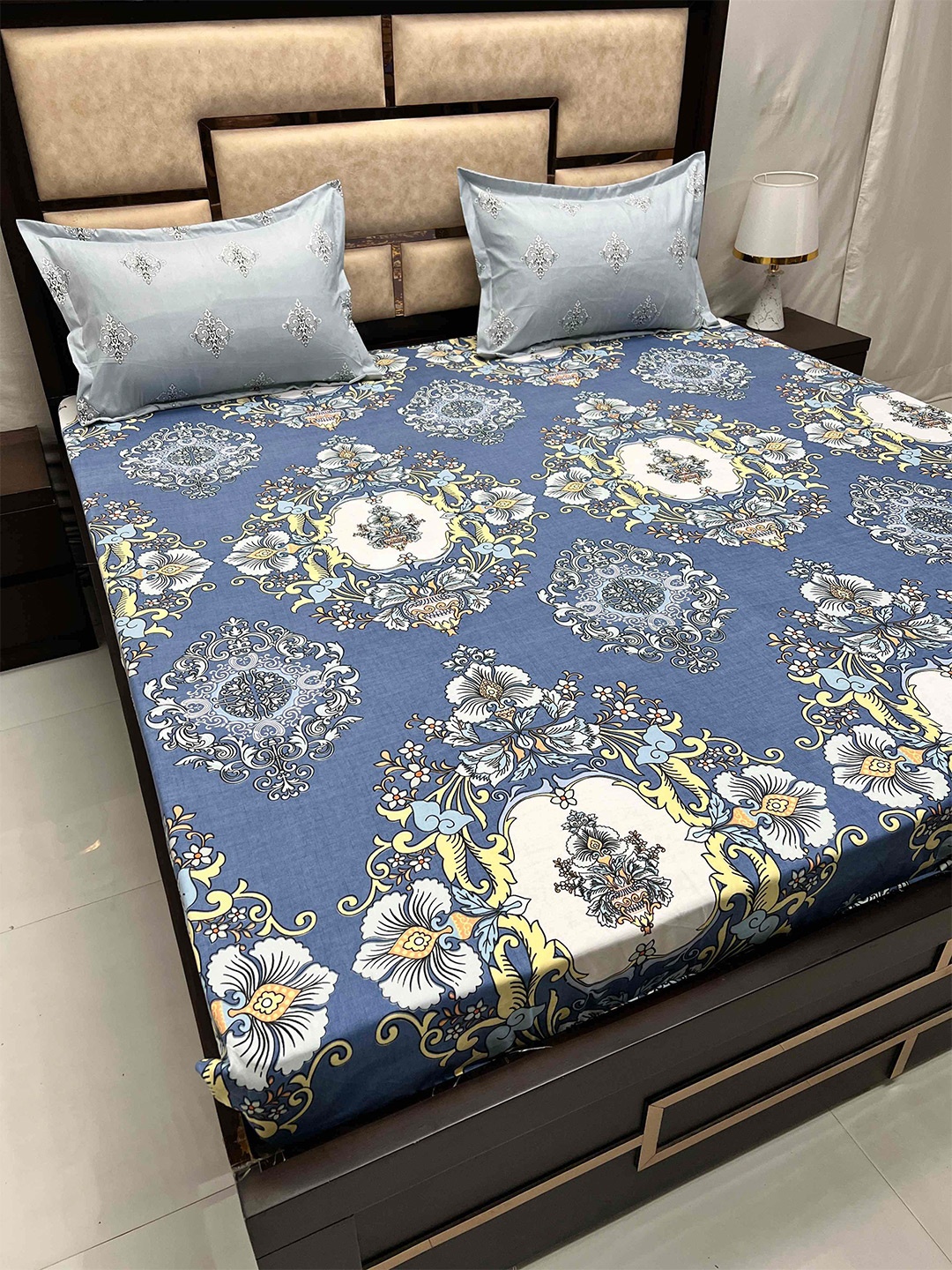 Pure Decor Manor Blue & White Ethnic Motifs 186 TC King Bedsheet with 2 Pillow Covers
Pure Decor Manor Blue & White Ethnic Motifs 186 TC King Bedsheet with 2 Pillow Covers