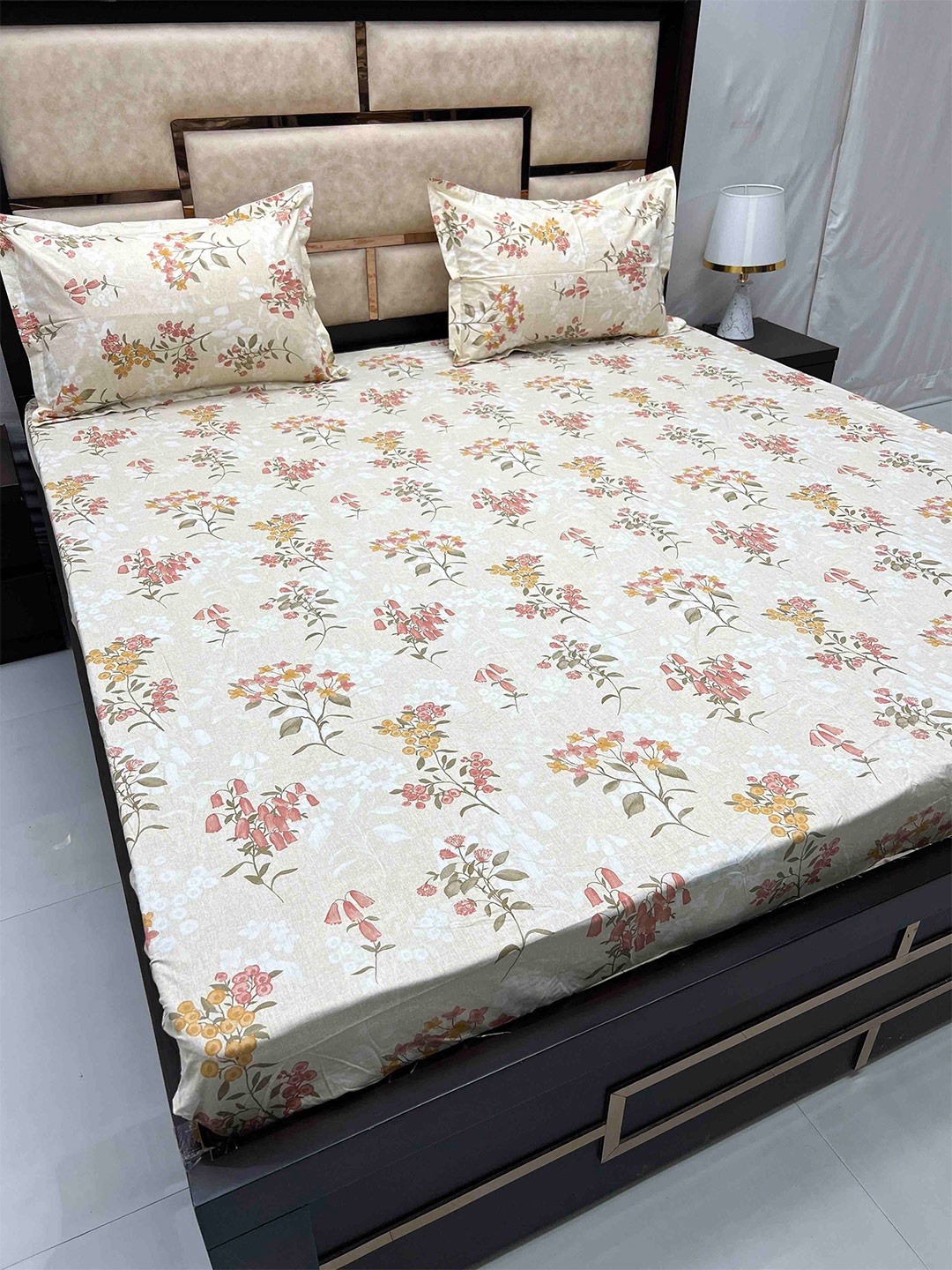 Pure Decor Villa Cream Coloured & Pink Floral 350 TC King Bedsheet with 2 Pillow Covers
Pure Decor Villa Cream Coloured & Pink Floral 350 TC King Bedsheet with 2 Pillow Covers