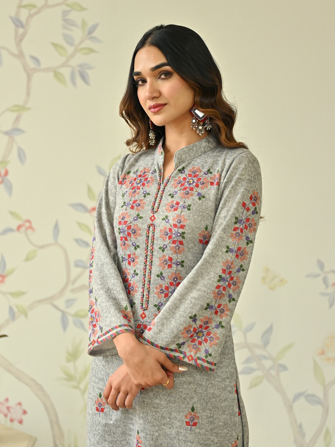 Rustorange Floral Printed Mandarin Collar Bell Sleeves Thread Work Straight Woollen Kurta, Grey
Rustorange Floral Printed Mandarin Collar Bell Sleeves Thread Work Straight Woollen Kurta, Grey