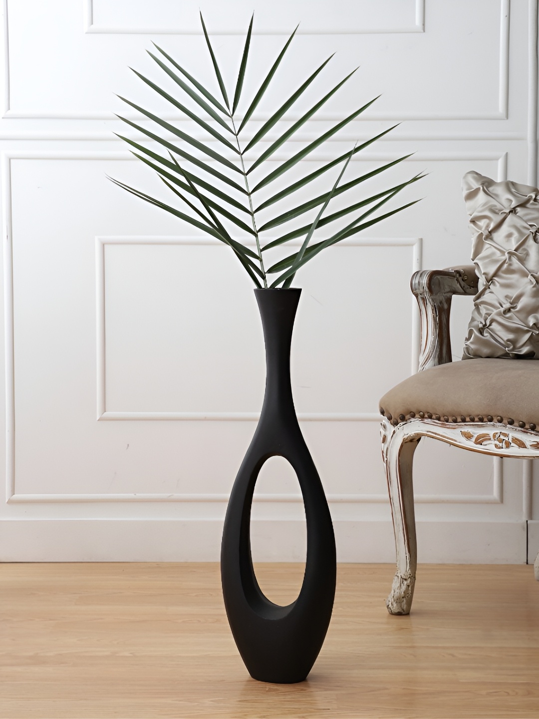 Decor de Maison Black Metal Flower Vase