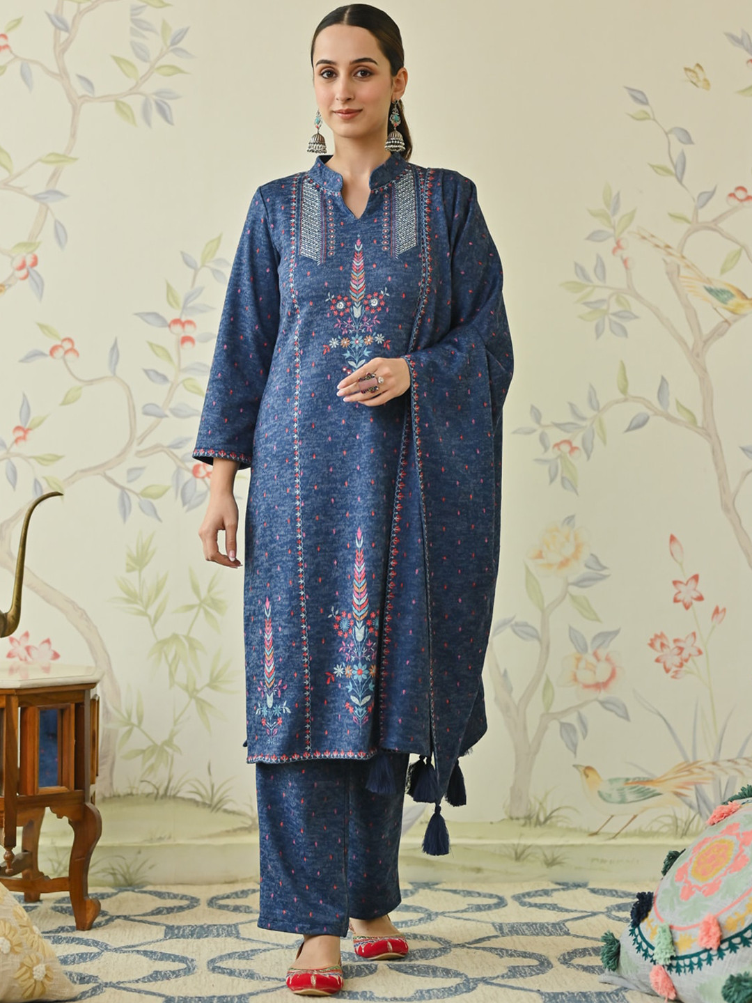 Rustorange Floral Printed Mandarin Collar Sequinned Kurta with Trousers & Dupatta, Navy blue
Rustorange Floral Printed Mandarin Collar Sequinned Kurta with Trousers & Dupatta, Navy blue