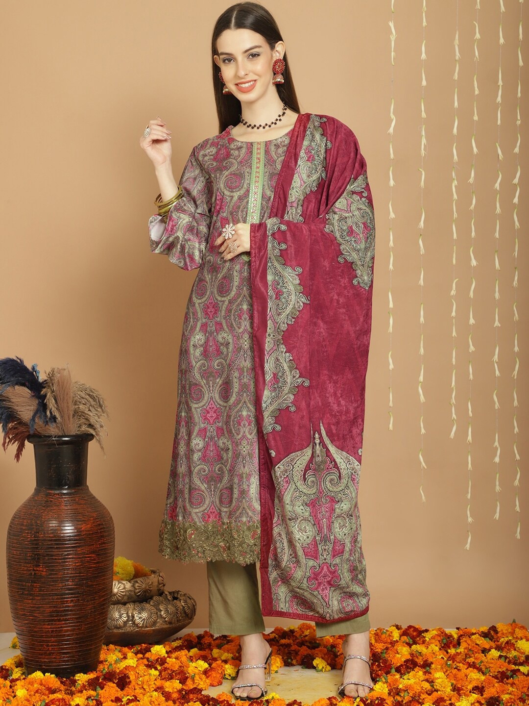 Stylee LIFESTYLE Ethnic Motifs Printed Sequinned Velvet Unstitched Dress Material, Green
Stylee LIFESTYLE Ethnic Motifs Printed Sequinned Velvet Unstitched Dress Material, Green