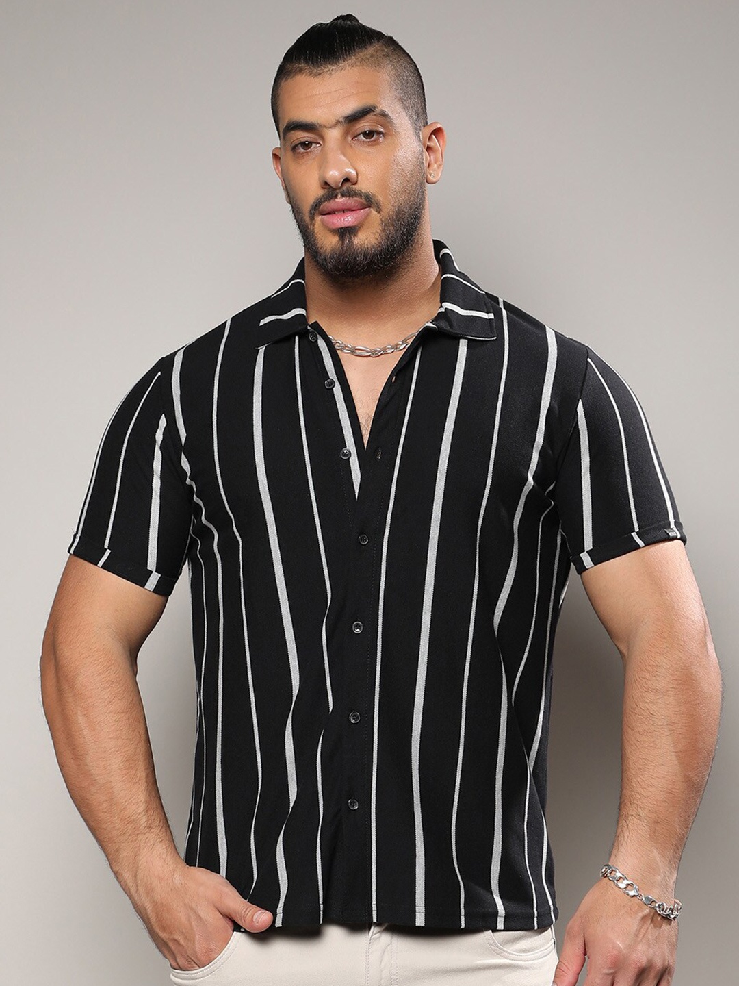 Instafab Plus Size Classic Vertical Striped Short Sleeves Cotton Casual Shirt, Black
Instafab Plus Size Classic Vertical Striped Short Sleeves Cotton Casual Shirt, Black