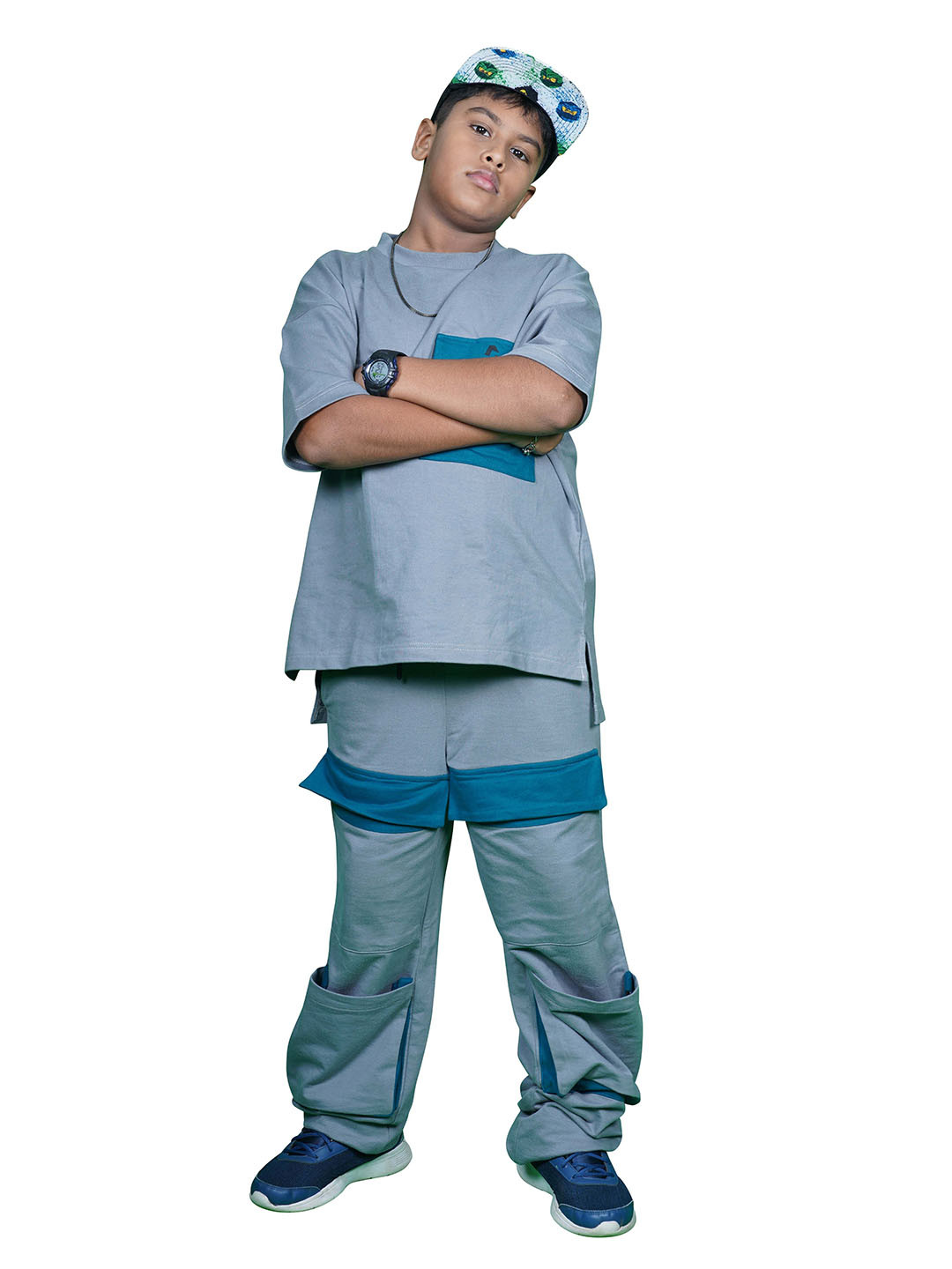 AMPED Boys Colourblocked Drop-Shoulder Sleeves Pure Cotton T-shirt With Cargo Trouser, Grey
AMPED Boys Colourblocked Drop-Shoulder Sleeves Pure Cotton T-shirt With Cargo Trouser, Grey