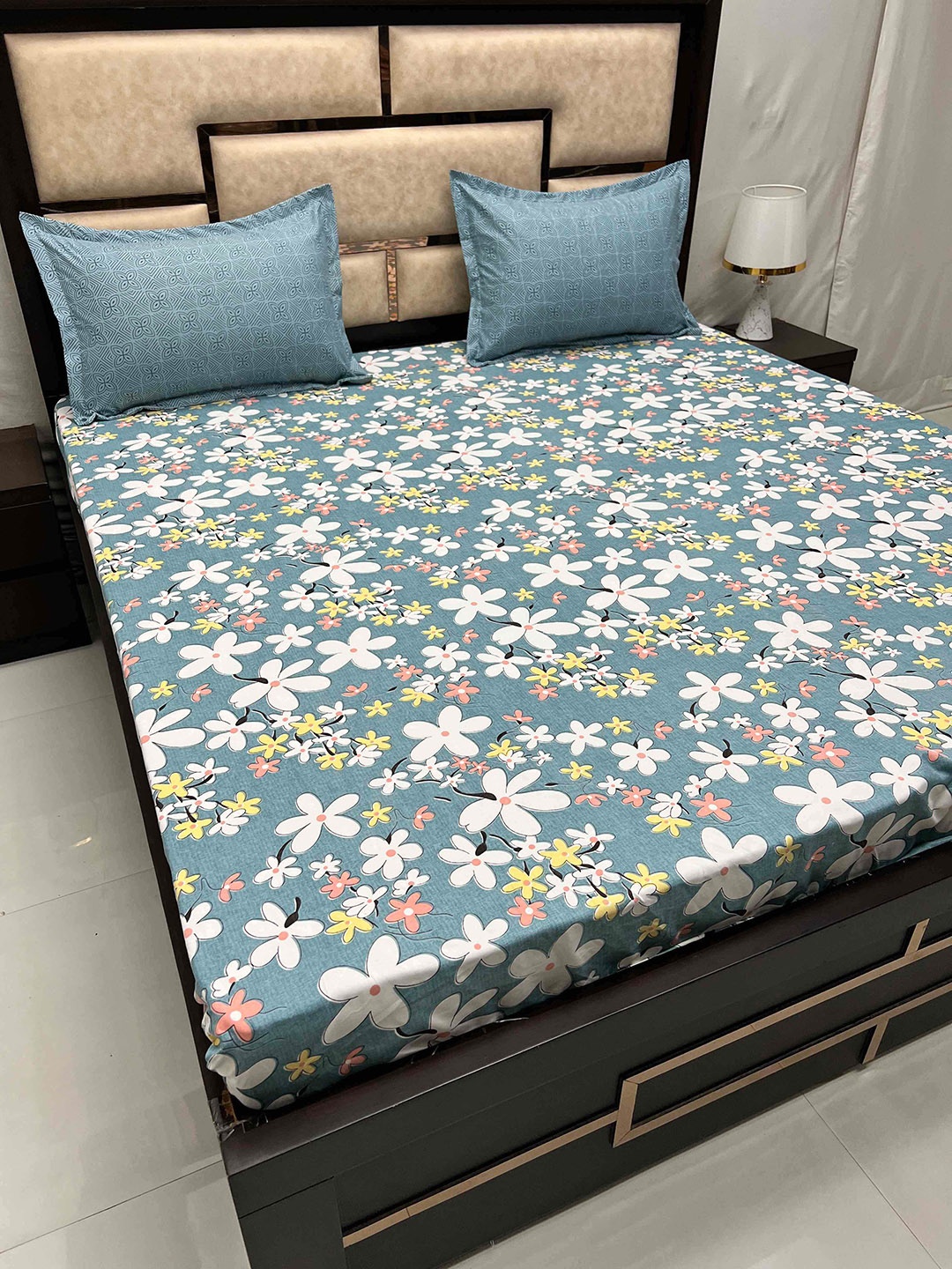 Pure Decor Manor Green Floral 164 TC Super King Fitted Bedsheet With 2 Pillow Covers
Pure Decor Manor Green Floral 164 TC Super King Fitted Bedsheet With 2 Pillow Covers