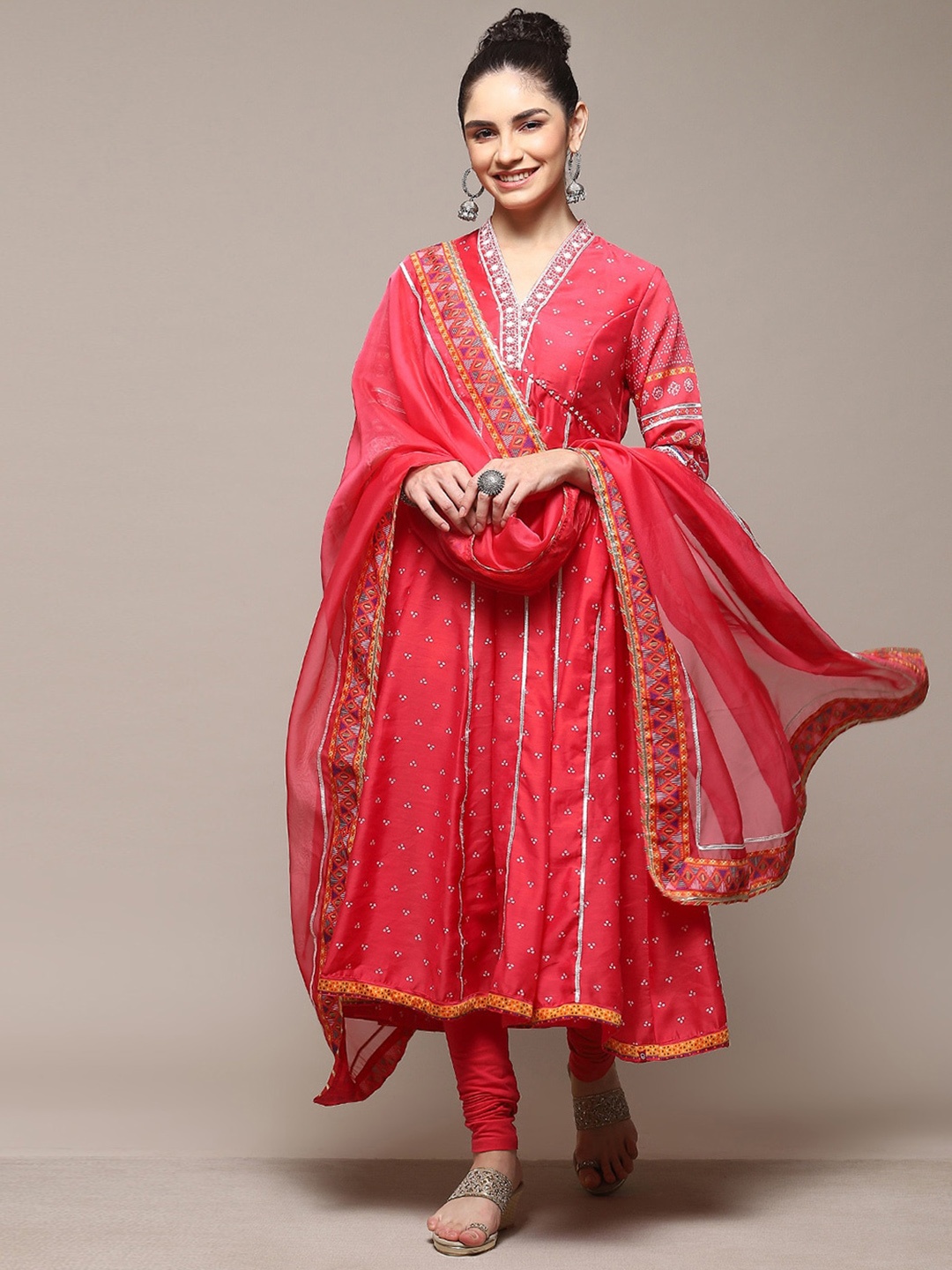 Biba Bandhani Printed V-Neck Thread Work Anarkali Kurta & Leggings With Dupatta, Pink
Biba Bandhani Printed V-Neck Thread Work Anarkali Kurta & Leggings With Dupatta, Pink