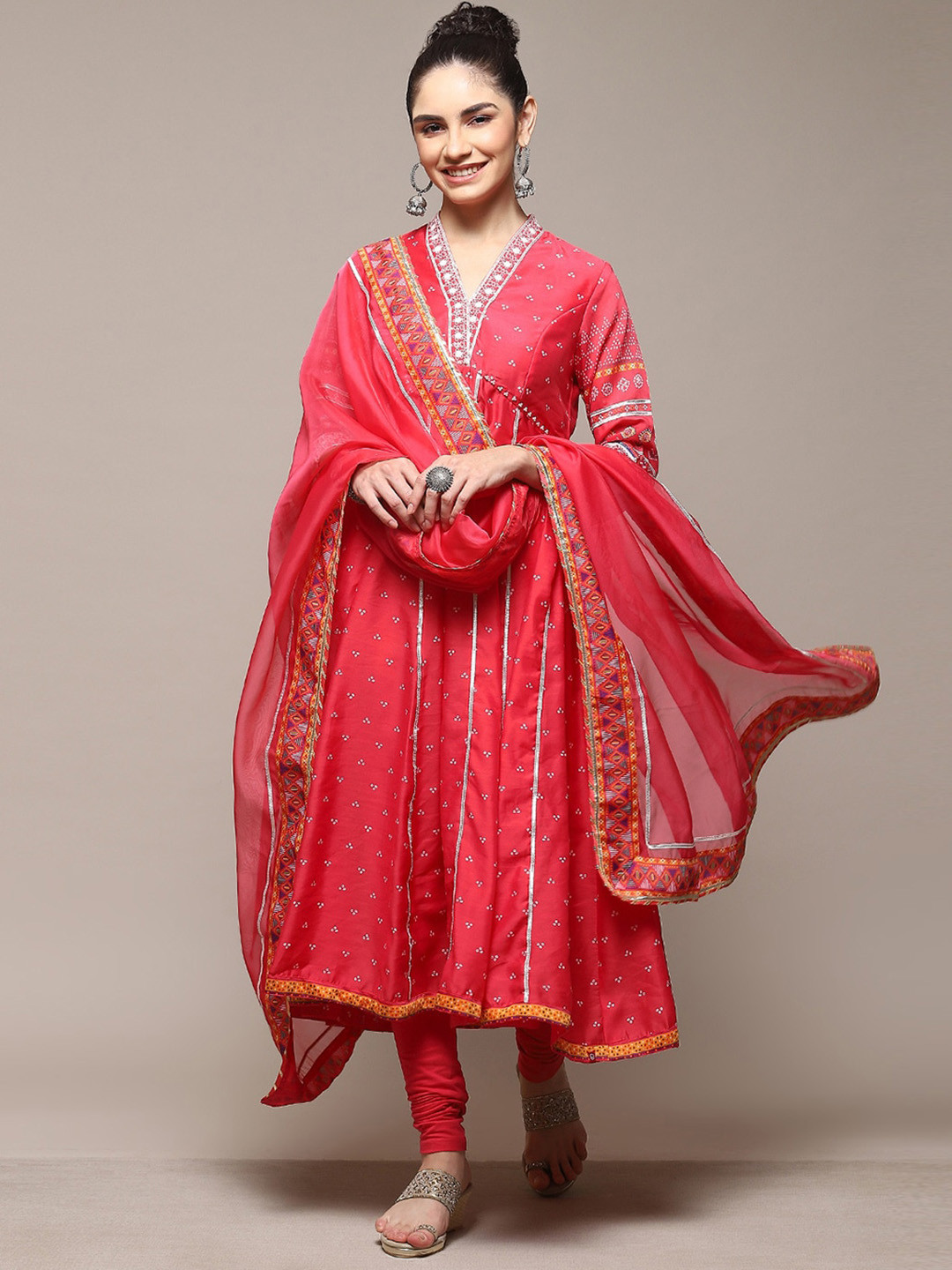 Biba Geometric Printed V-Neck Thread Work Kurta with Leggings & With Dupatta, Pink
Biba Geometric Printed V-Neck Thread Work Kurta with Leggings & With Dupatta, Pink