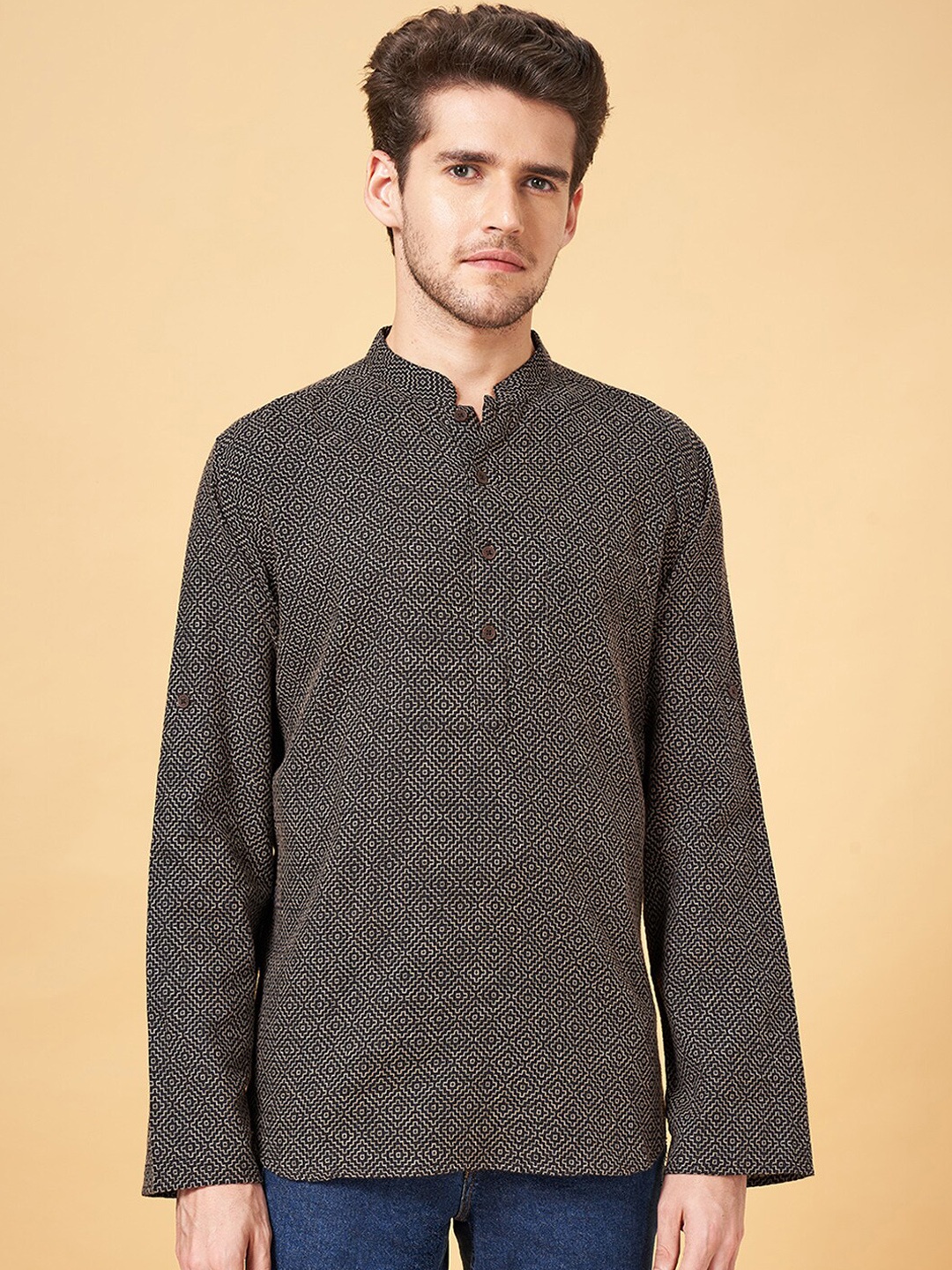 indus route by Pantaloons Geometric Printed Mandarin Collar Pure Cotton Straight Kurta, Black
indus route by Pantaloons Geometric Printed Mandarin Collar Pure Cotton Straight Kurta, Black