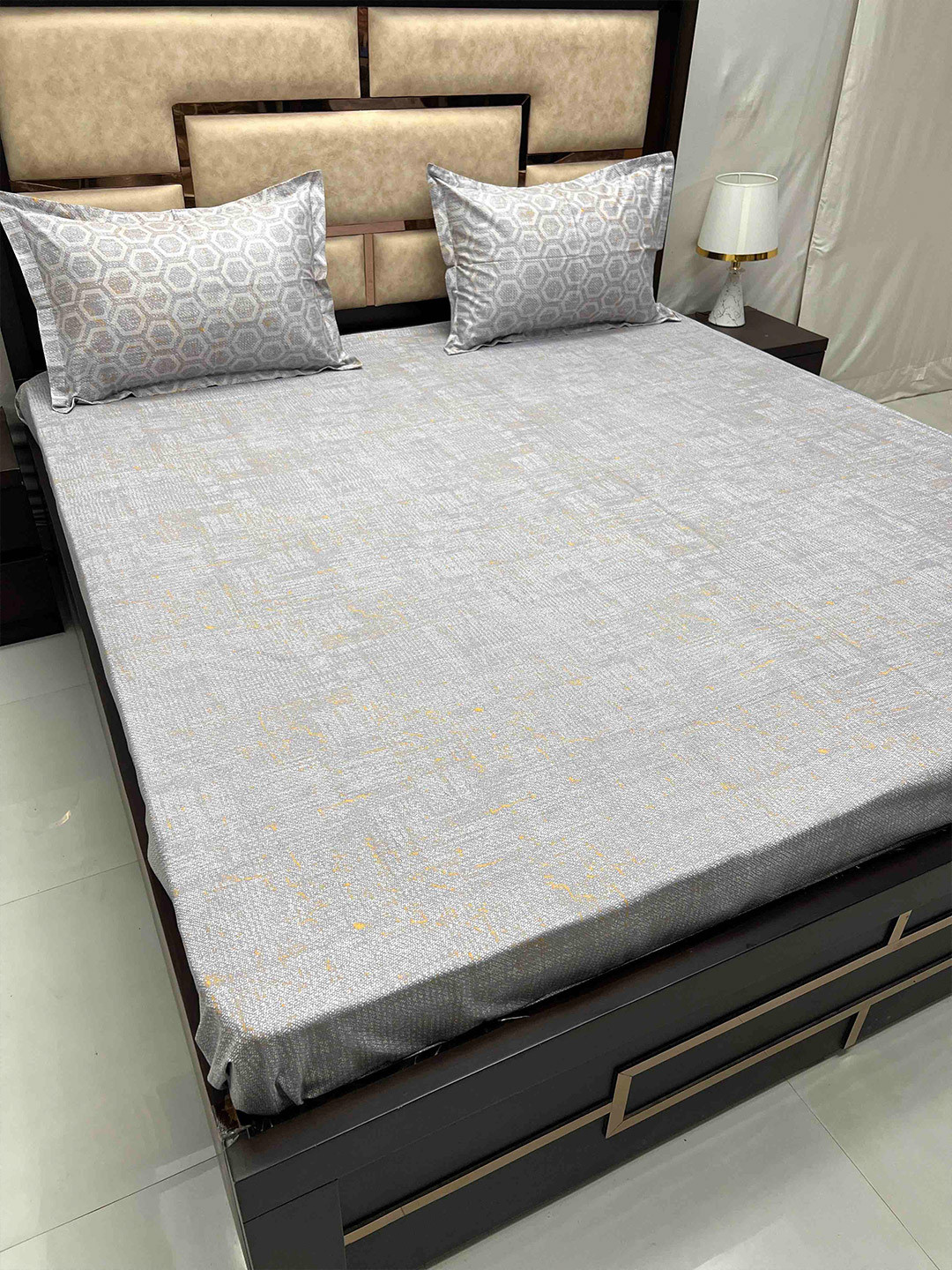Pure Decor Lifestyle Grey 300 TC Abstarct Cotton King Bedsheet with 2 Pillow Covers
Pure Decor Lifestyle Grey 300 TC Abstarct Cotton King Bedsheet with 2 Pillow Covers