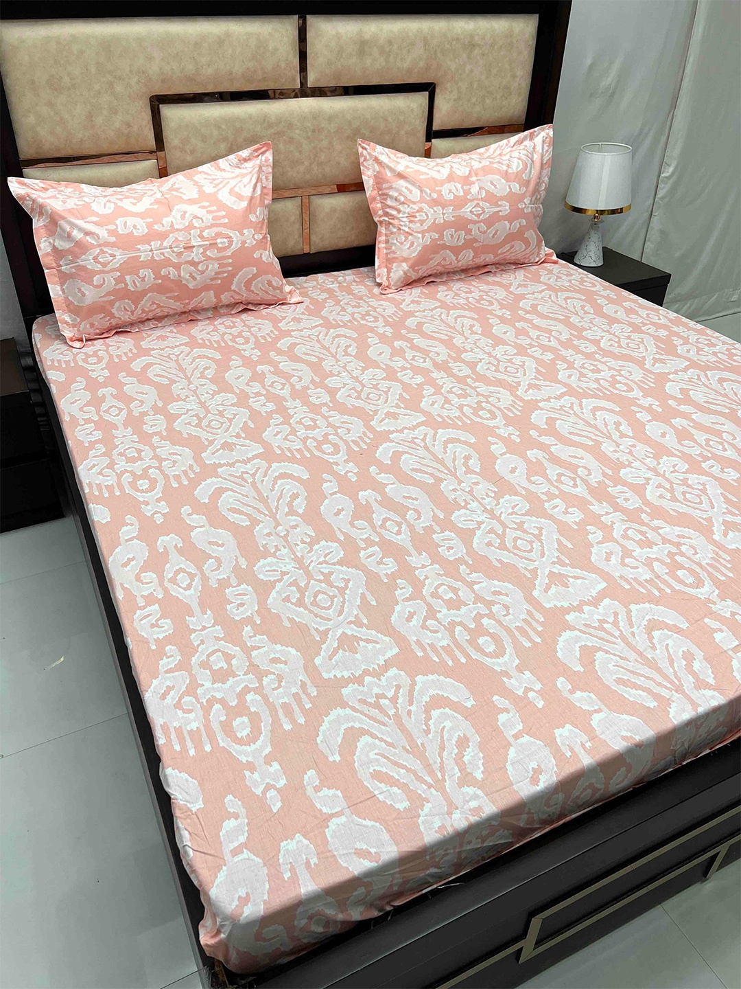 Pure Decor Villa Peach 300 TC Ethnicmotifs Cotton King Bedsheet with 2 Pillow Covers
Pure Decor Villa Peach 300 TC Ethnicmotifs Cotton King Bedsheet with 2 Pillow Covers