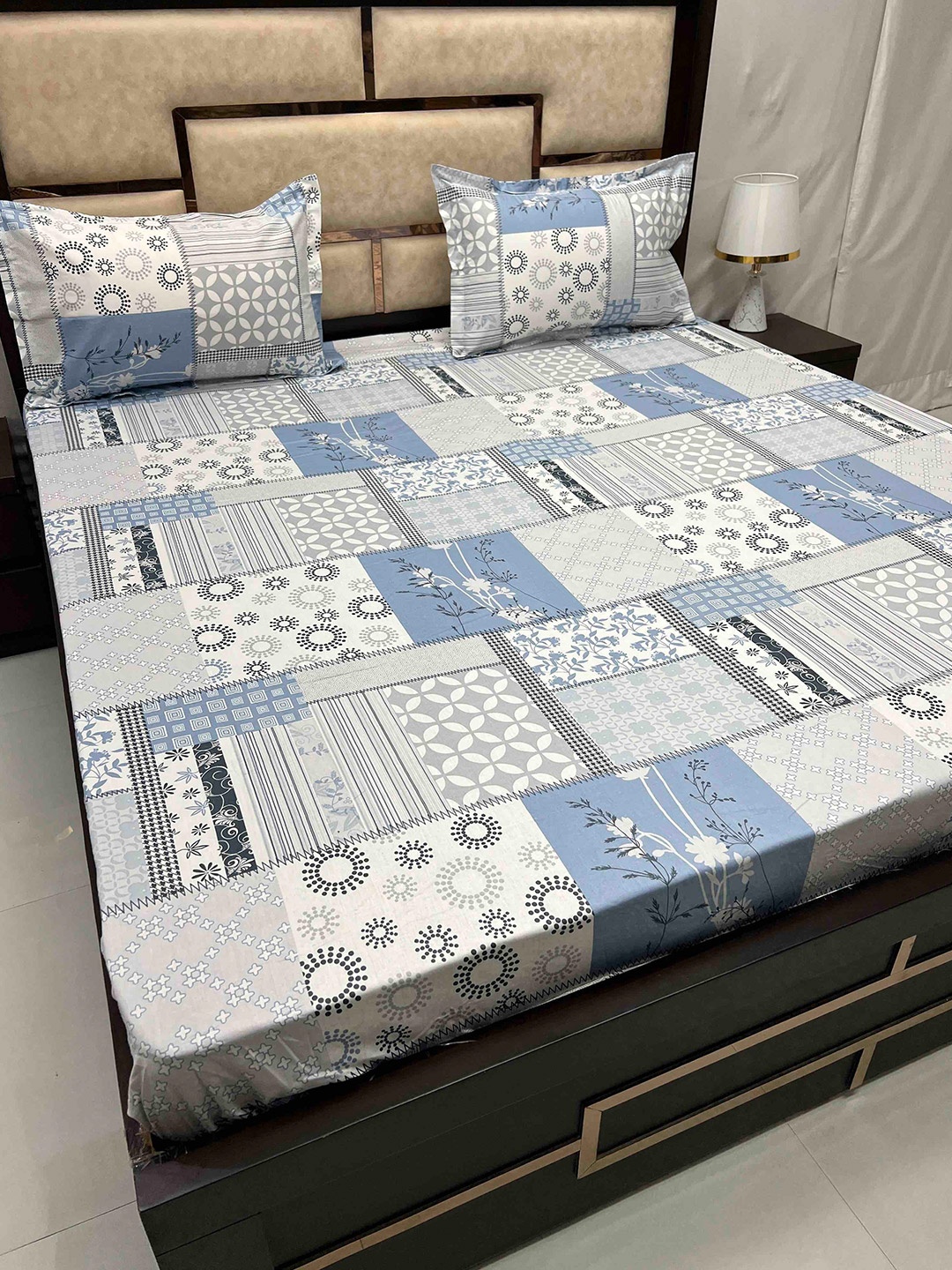 Pure Decor Gem Blue & White Floral 250 TC Cotton King Fitted Bedsheet with 2 Pillow Covers
Pure Decor Gem Blue & White Floral 250 TC Cotton King Fitted Bedsheet with 2 Pillow Covers