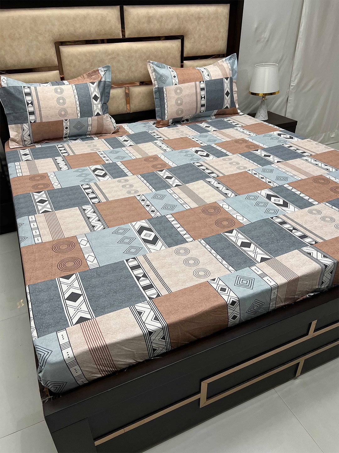 Pure Decor Gem Blue & Brown Geometric 250 TC King Cotton Bedsheet with 2 Pillow Covers, Grey
Pure Decor Gem Blue & Brown Geometric 250 TC King Cotton Bedsheet with 2 Pillow Covers, Grey