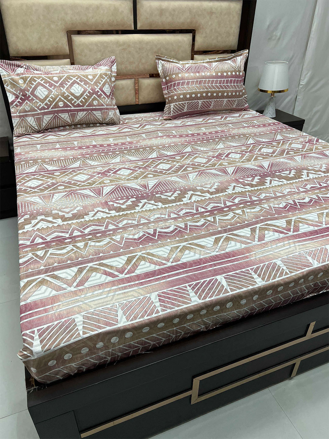 Pure Decor Royal Velar White Geometric Cotton 330 TC Super King Bedsheet & 2 Pillow Covers
Pure Decor Royal Velar White Geometric Cotton 330 TC Super King Bedsheet & 2 Pillow Covers