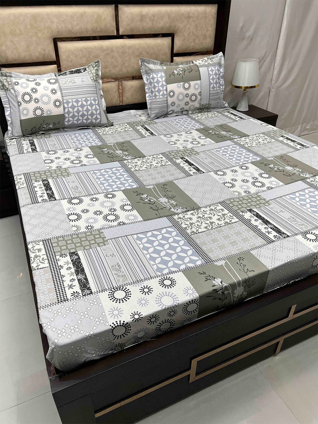 Pure Decor Royal Velar Grey Floral 330 TC Cotton King Bedsheet with 2 Pillow Covers
Pure Decor Royal Velar Grey Floral 330 TC Cotton King Bedsheet with 2 Pillow Covers