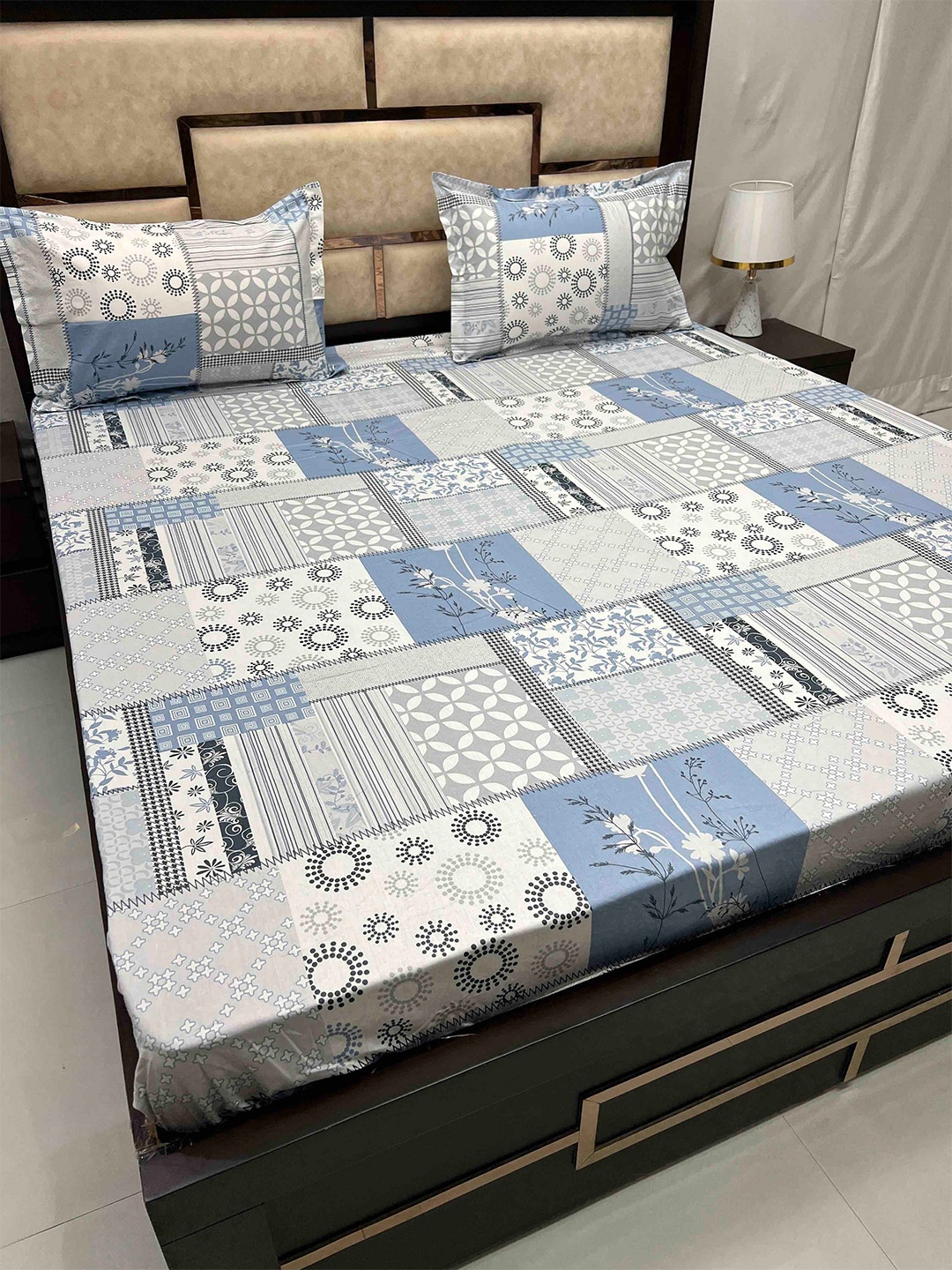 Pure Decor Royal Velar Blue Geometric Cotton 330 TC Super King Bedsheet & 2 Pillow Covers
Pure Decor Royal Velar Blue Geometric Cotton 330 TC Super King Bedsheet & 2 Pillow Covers