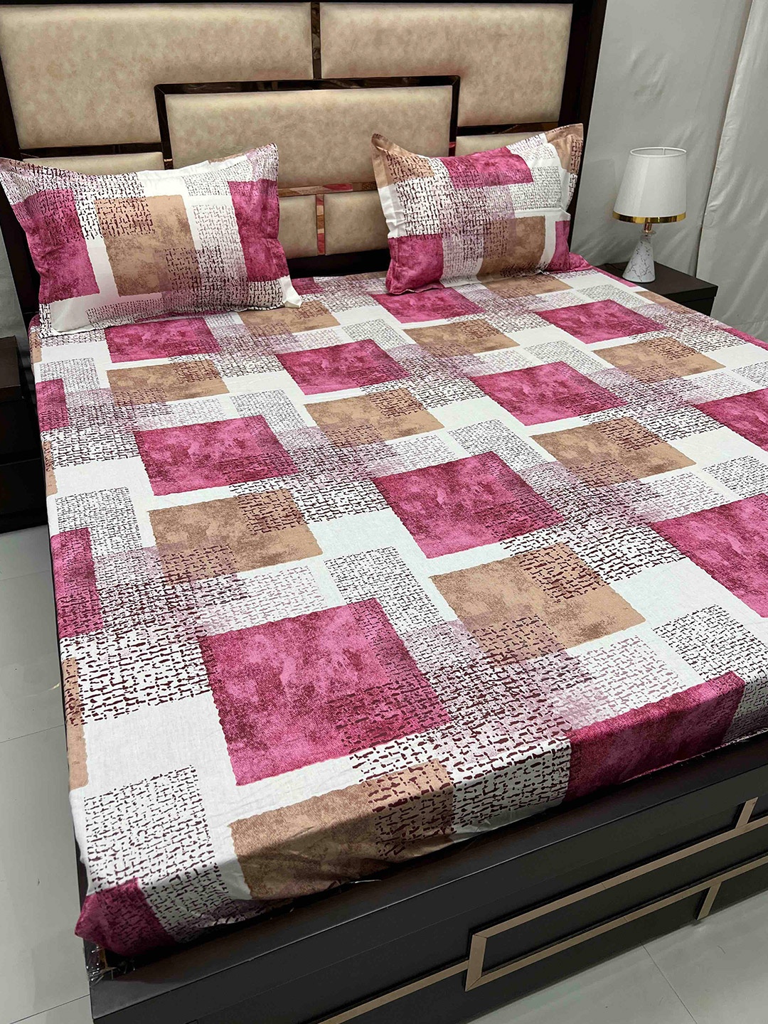 Pure Decor royal velar Pink and White 330 TC King Superfine Bedsheet with 2 Pillow Covers
Pure Decor royal velar Pink and White 330 TC King Superfine Bedsheet with 2 Pillow Covers