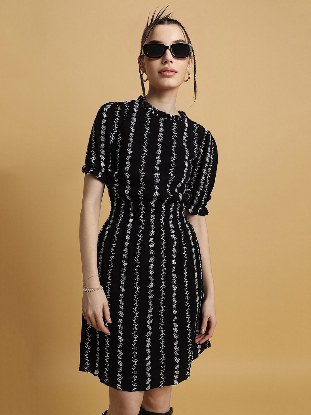 FOREVER 21 Black Floral Printed High Neck Puff Sleeves Gathered Fit & Flare Mini Dress
FOREVER 21 Black Floral Printed High Neck Puff Sleeves Gathered Fit & Flare Mini Dress