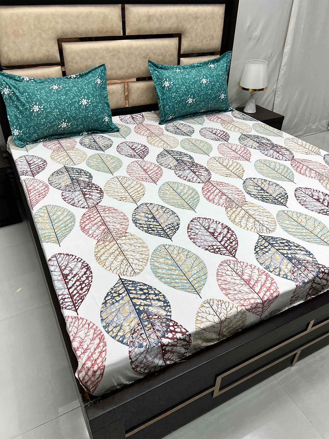 Pure Decor Manor White & Green Floral Cotton 160 TC King Fitted Bedsheet & 2 Pillow Covers
Pure Decor Manor White & Green Floral Cotton 160 TC King Fitted Bedsheet & 2 Pillow Covers