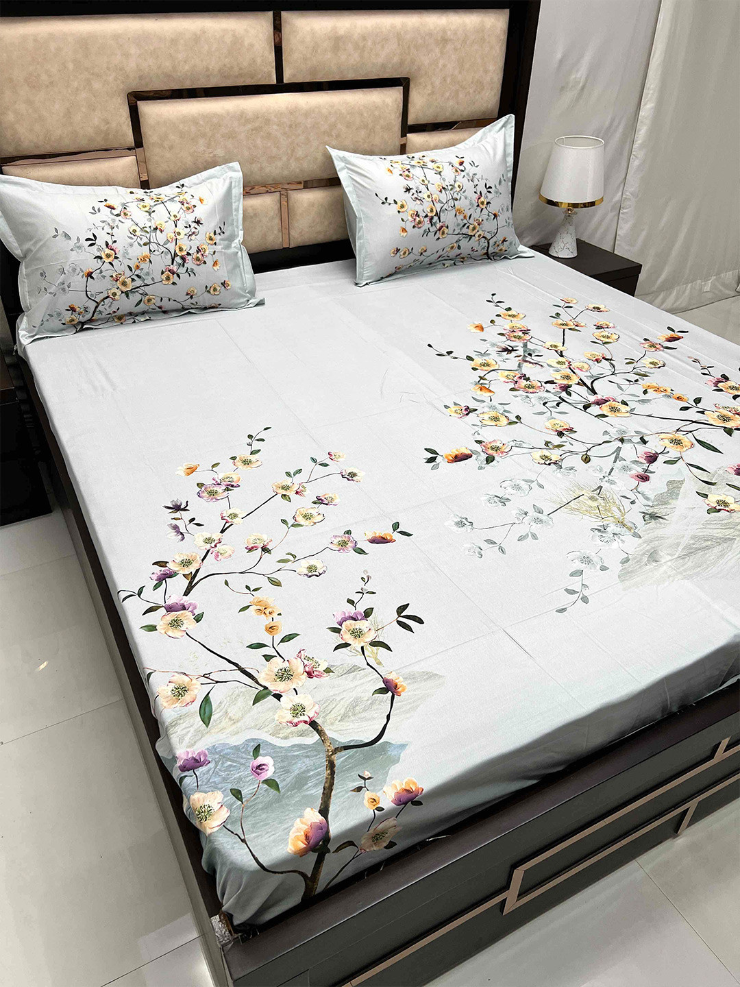 Pure Decor Majestic White Floral Cotton 330 TC King Fitted Bedsheet with 2 Pillow Covers
Pure Decor Majestic White Floral Cotton 330 TC King Fitted Bedsheet with 2 Pillow Covers