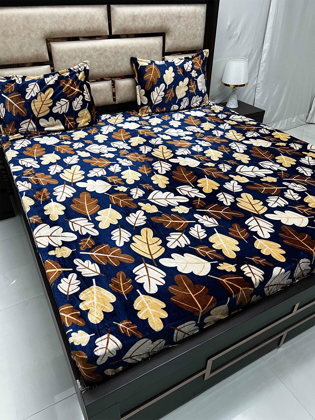 Pure Decor Blue & Brown Floral Cotton 110 TC King Bedsheet With 2 Pillow Covers