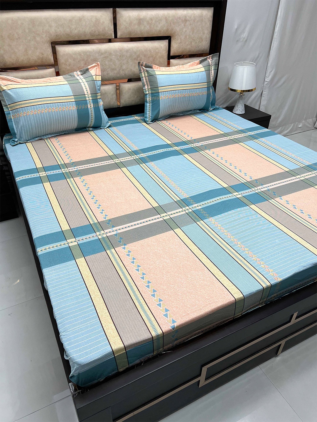 Pure Decor Gem Blue & Peach Geometric 240 TC Cotton King Bedsheet with 2 Pillow Covers
Pure Decor Gem Blue & Peach Geometric 240 TC Cotton King Bedsheet with 2 Pillow Covers