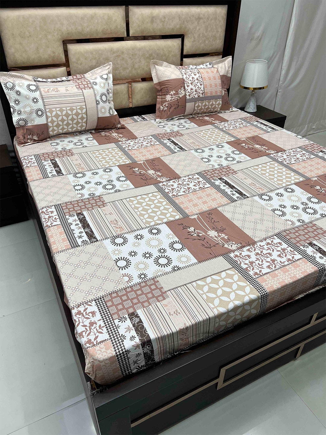 Pure Decor Gem Brown & white Floral Cotton 240 TC King Fitted Bedsheet & 2 Pillow Covers
