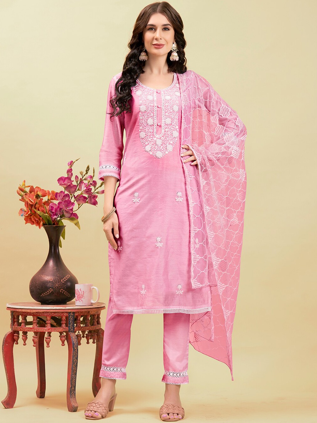 Anouk Floral Embroidered Thread Work Chanderi Silk Kurta & Trousers With Dupatta, Pink
Anouk Floral Embroidered Thread Work Chanderi Silk Kurta & Trousers With Dupatta, Pink