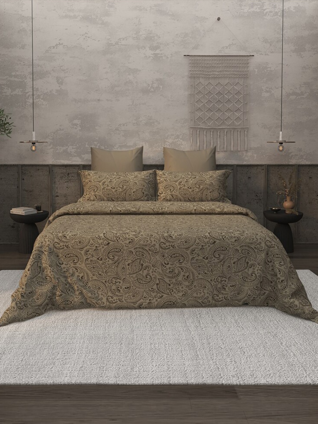 LABHAM Erthen Brown & Green Ethnic Motifs 200 TC King Bedsheet with 2 Pillow Covers
LABHAM Erthen Brown & Green Ethnic Motifs 200 TC King Bedsheet with 2 Pillow Covers
