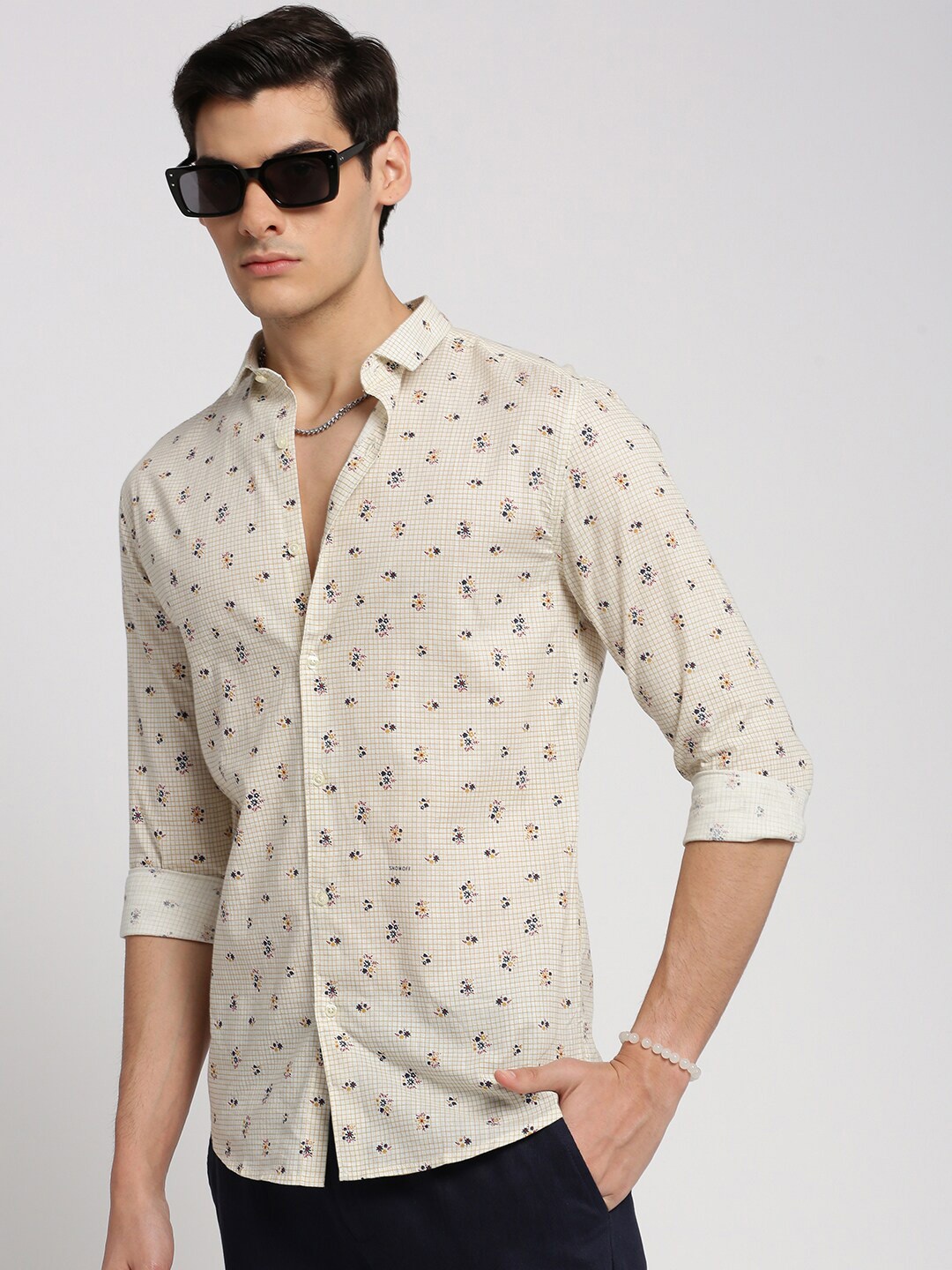 SHOWOFF Standard Slim Fit Floral Printed Spread Collar Long Sleeves Cotton Casual Shirt, White
SHOWOFF Standard Slim Fit Floral Printed Spread Collar Long Sleeves Cotton Casual Shirt, White