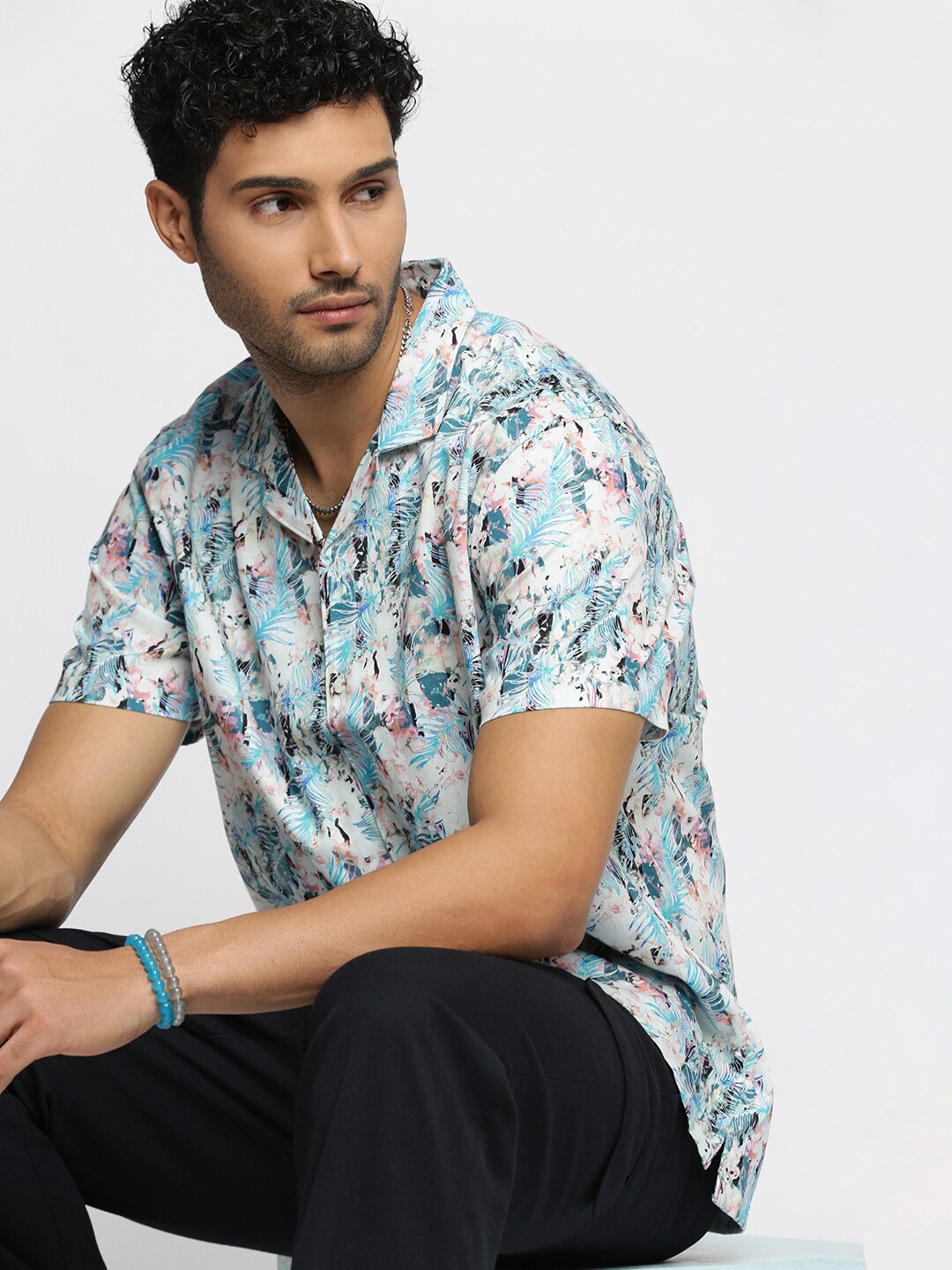 SHOWOFF Premium Tropical Printed Cuban Collar Short Sleeves Cotton Casual Shirt, Blue
SHOWOFF Premium Tropical Printed Cuban Collar Short Sleeves Cotton Casual Shirt, Blue