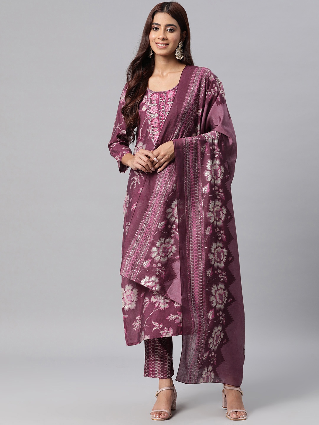 Readiprint Women Floral Printed Regular Pure Silk Kurta with Trousers & Dupatta, Burgundy
Readiprint Women Floral Printed Regular Pure Silk Kurta with Trousers & Dupatta, Burgundy