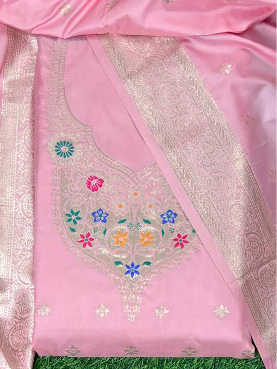 VISHNU WEAVES Ethnic Motifs Woven Design Zari Pure Silk Unstitched Dress Material, Pink
VISHNU WEAVES Ethnic Motifs Woven Design Zari Pure Silk Unstitched Dress Material, Pink