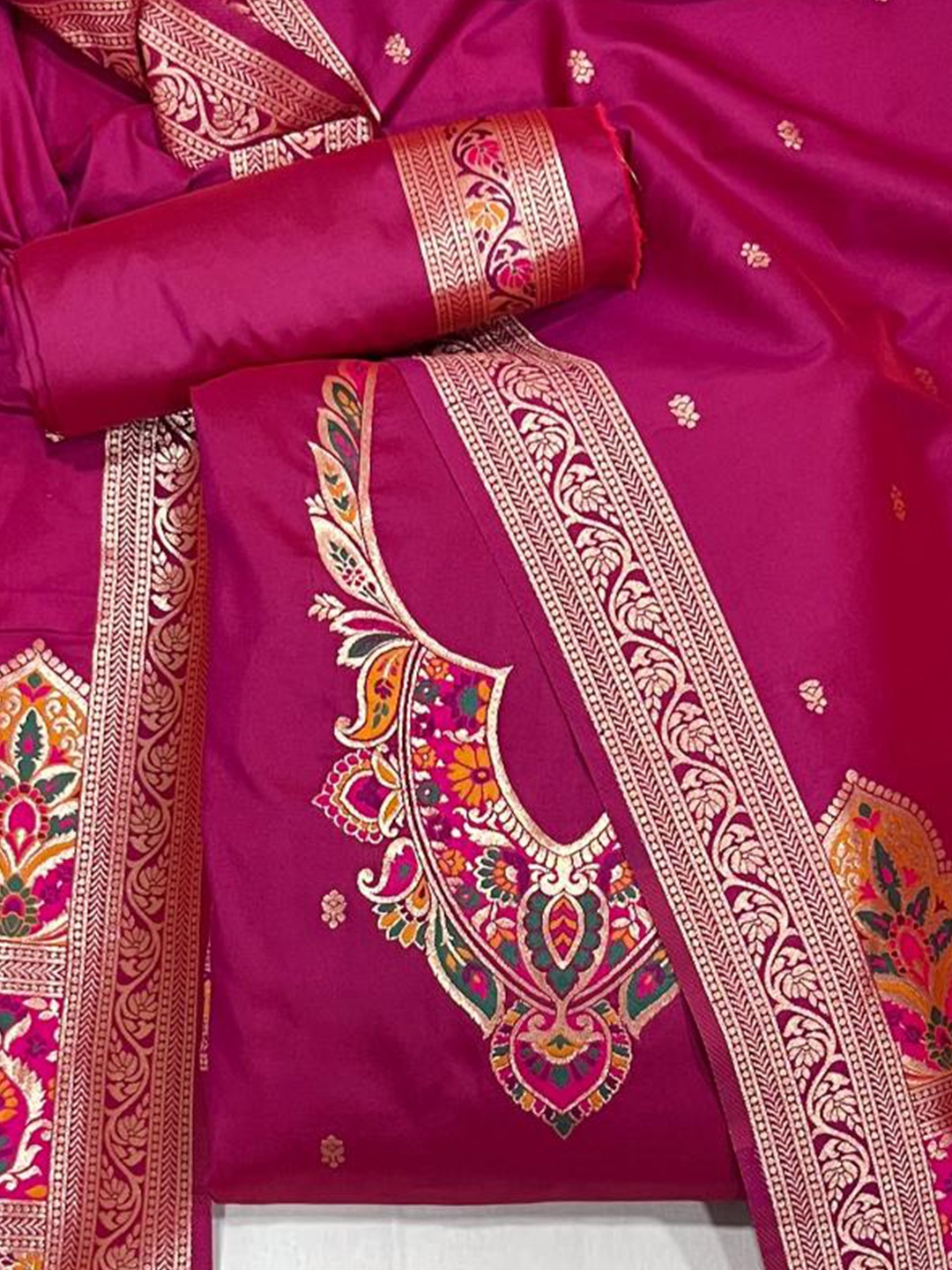 VISHNU WEAVES Ethnic Motifs Woven Design Zari Pure Silk Unstitched Dress Material, Pink
VISHNU WEAVES Ethnic Motifs Woven Design Zari Pure Silk Unstitched Dress Material, Pink